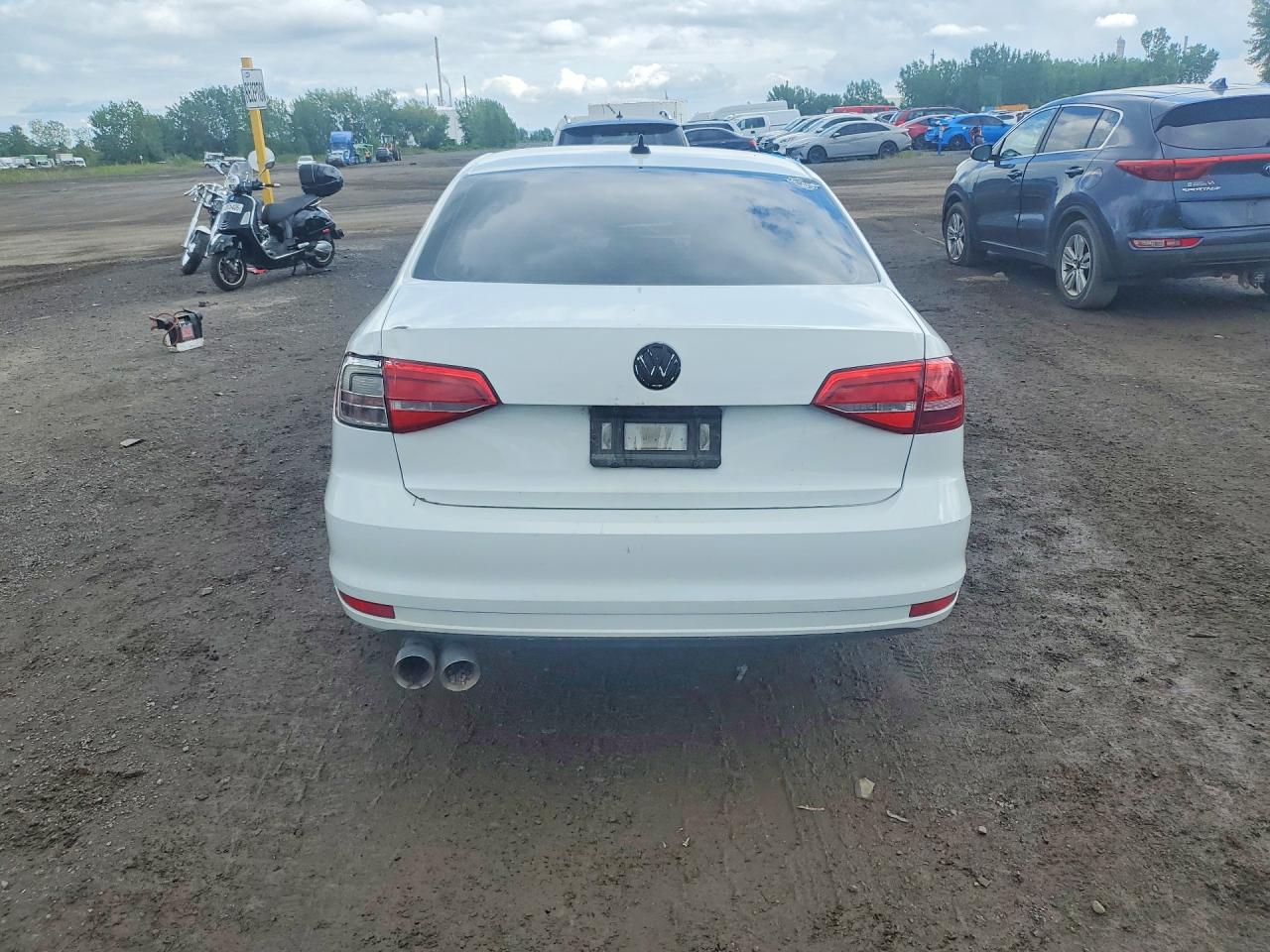 2015 Volkswagen Jetta Base White vin: 3VW2K7AJ3FM330186