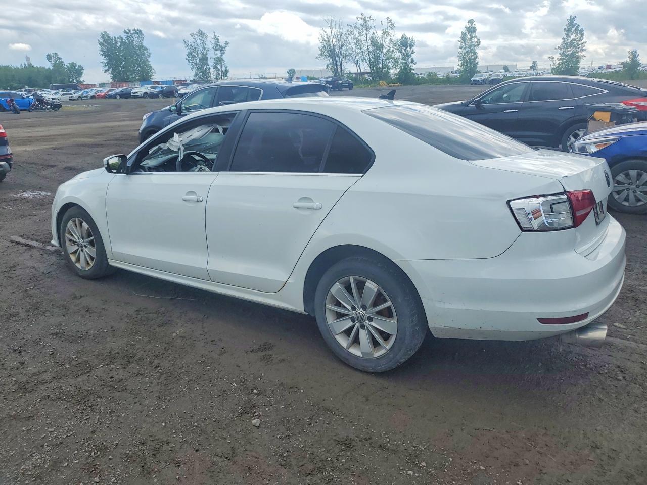 2015 Volkswagen Jetta Base White vin: 3VW2K7AJ3FM330186