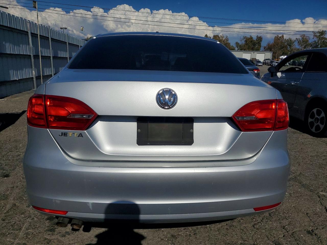 2012 Volkswagen Jetta Base Silver vin: 3VW2K7AJ4CM398489