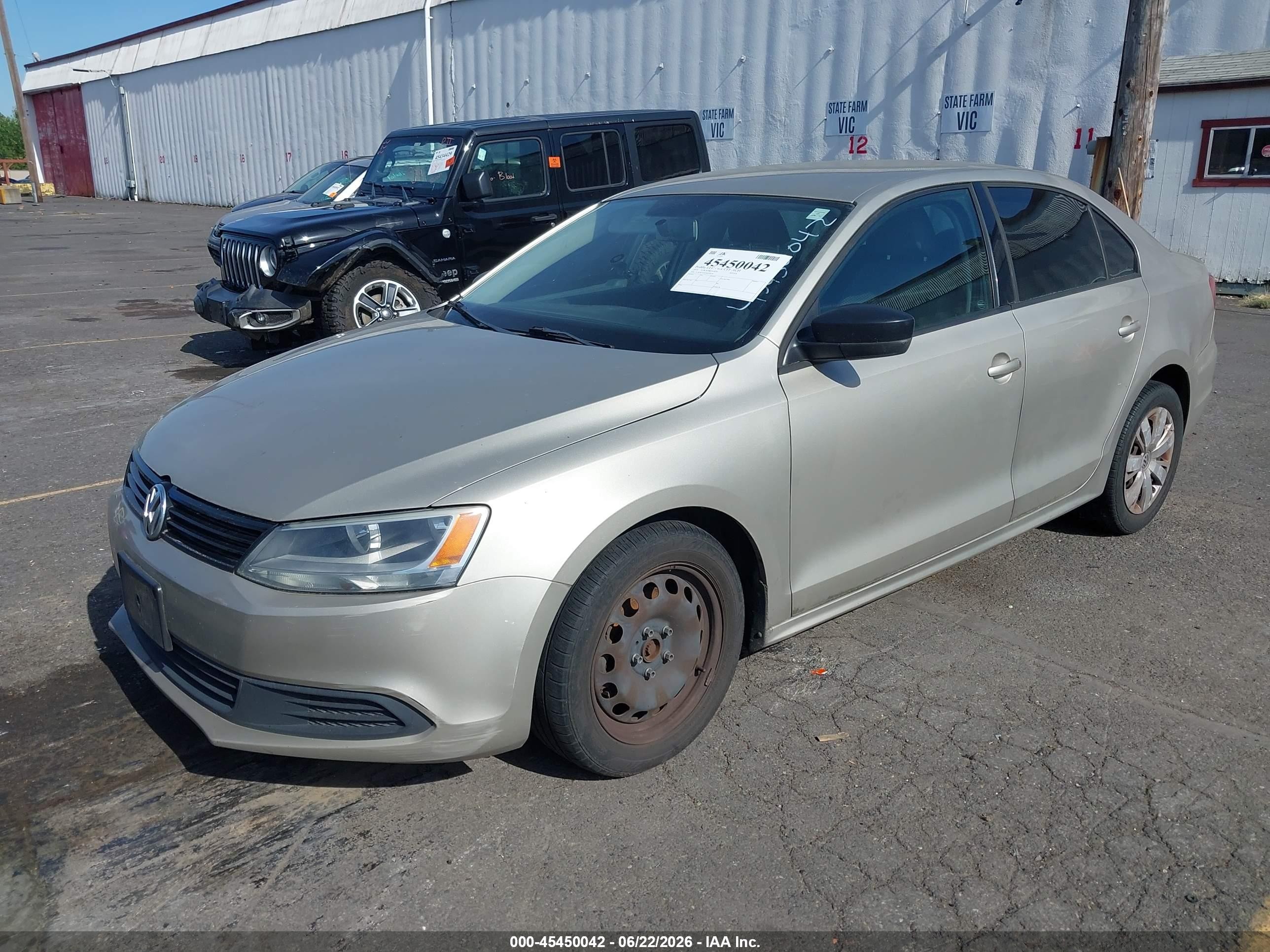 2013 Volkswagen Jetta 2.0l S Gold vin: 3VW2K7AJ4DM218218