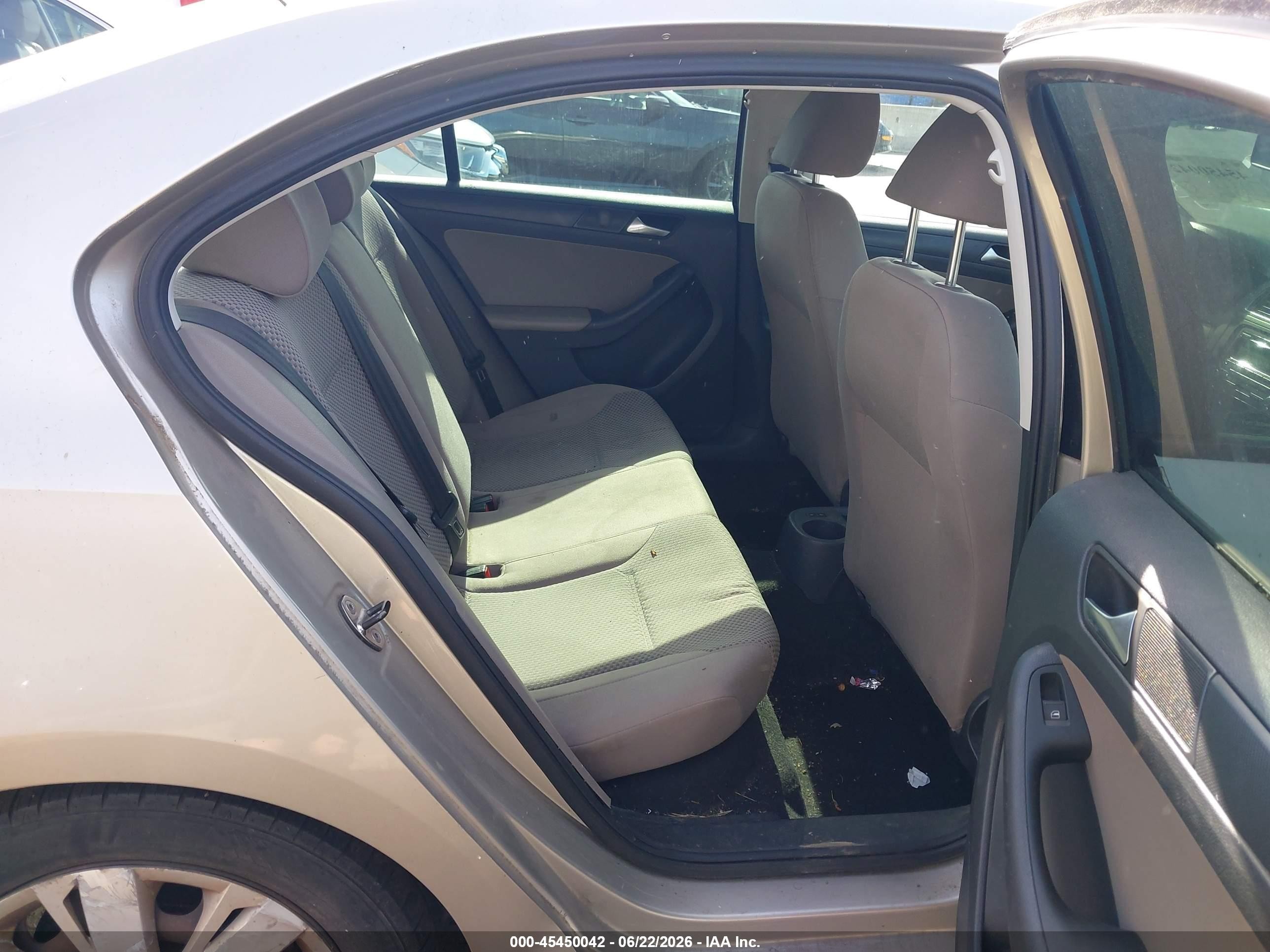 2013 Volkswagen Jetta 2.0l S Gold vin: 3VW2K7AJ4DM218218
