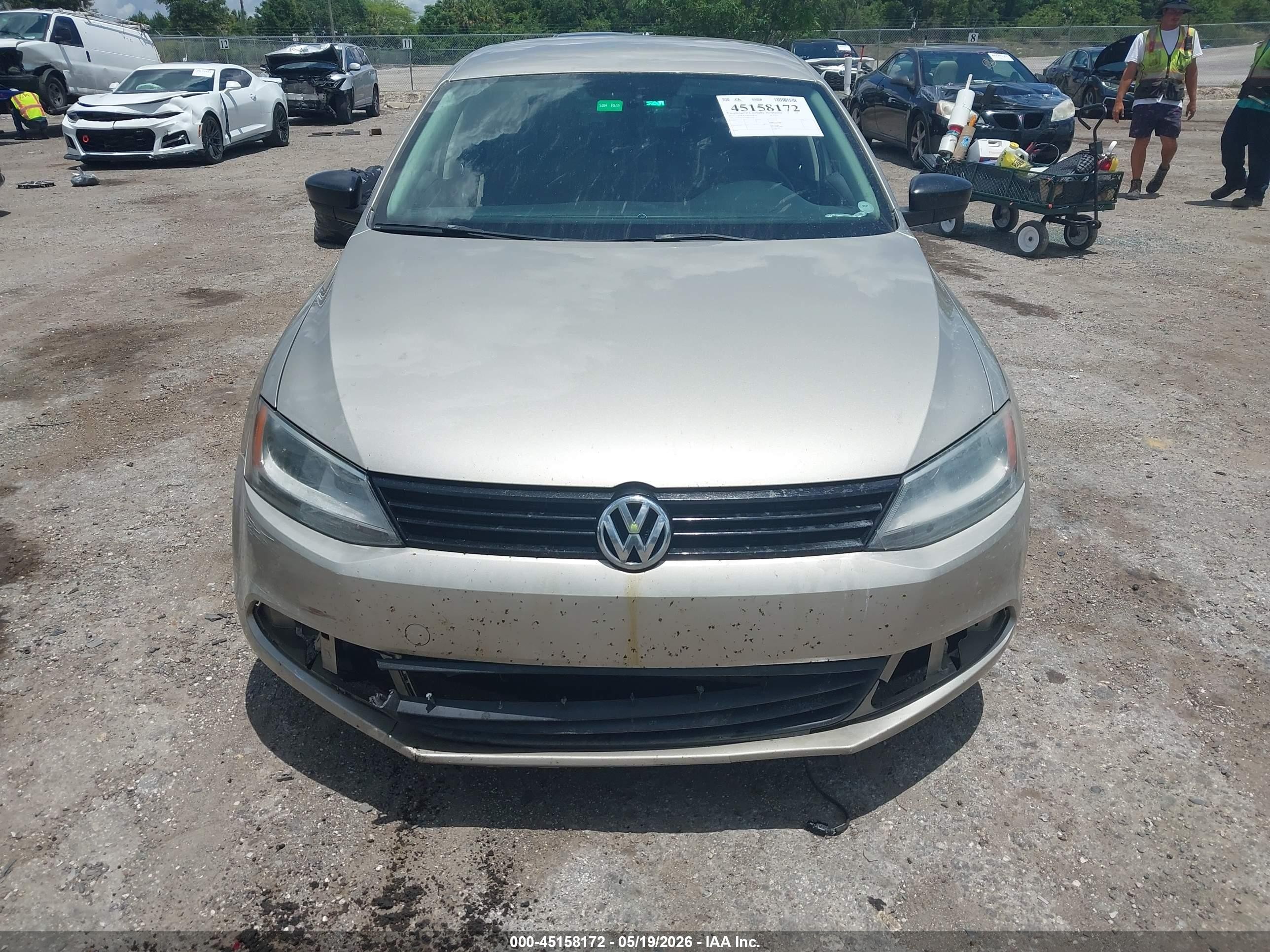 2013 Volkswagen Jetta 2.0l S Beige vin: 3VW2K7AJ4DM219255