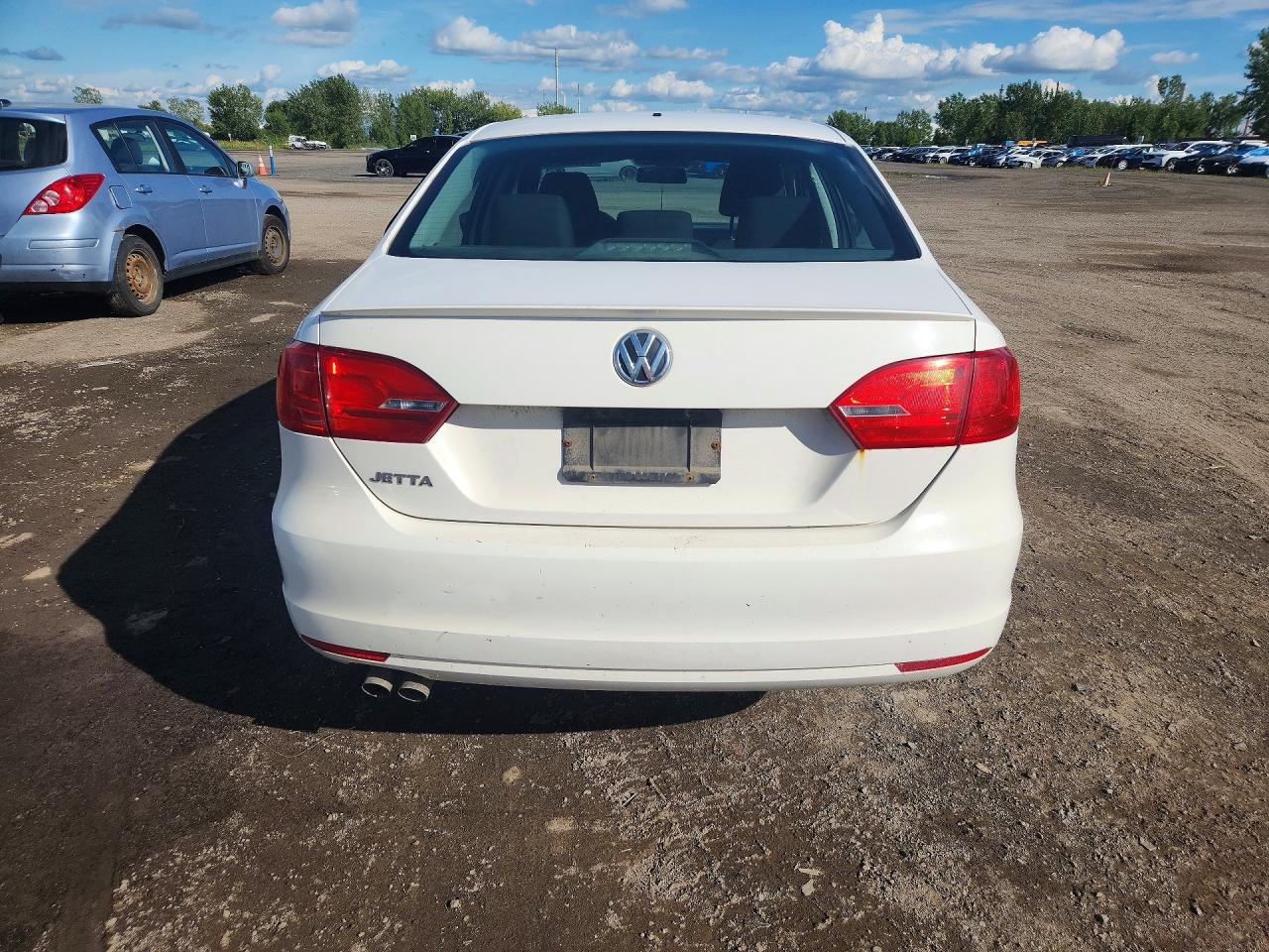 2013 Volkswagen Jetta Base White vin: 3VW2K7AJ4DM384142