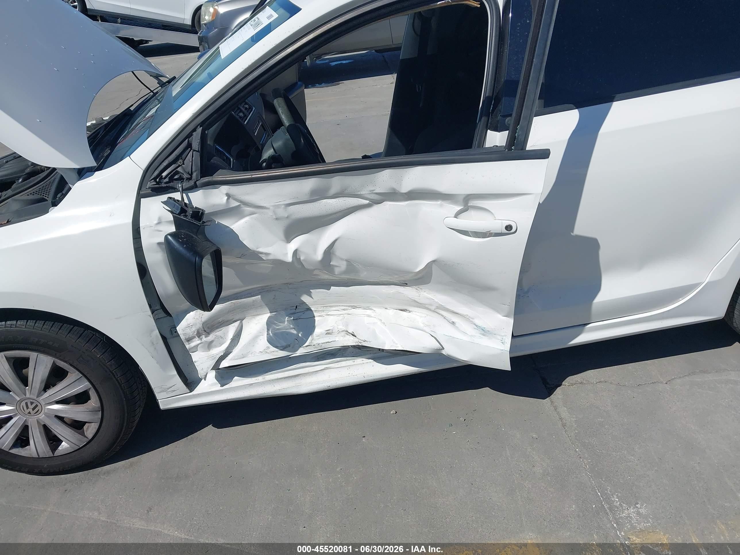 2013 Volkswagen Jetta 2.0l S White vin: 3VW2K7AJ4DM390376