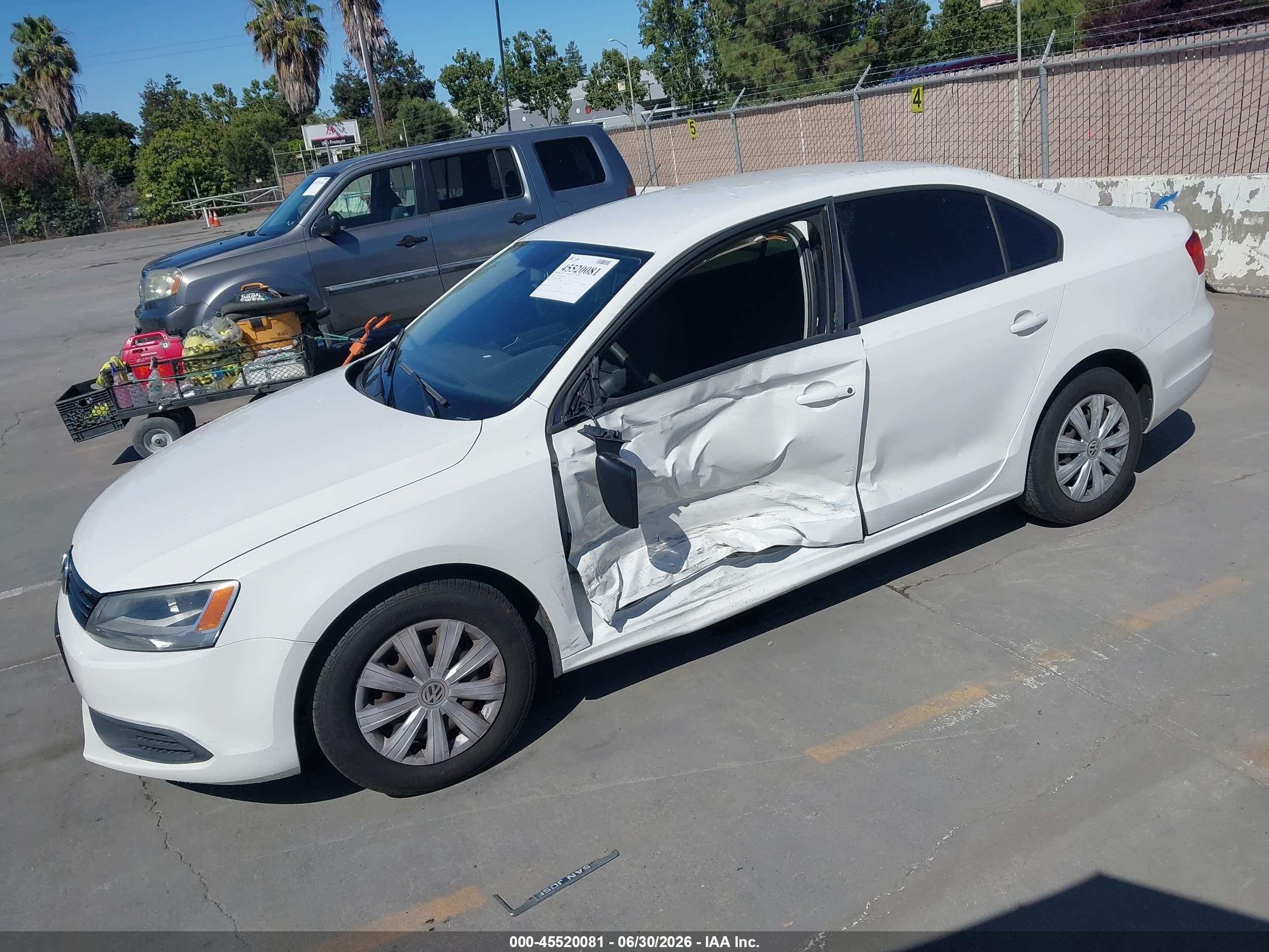 2013 Volkswagen Jetta 2.0l S White vin: 3VW2K7AJ4DM390376