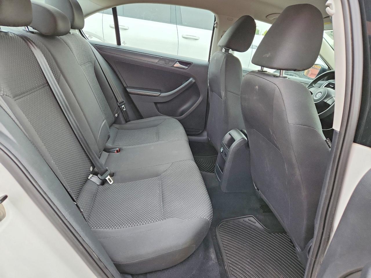 2013 Volkswagen Jetta Base White vin: 3VW2K7AJ4DM443867