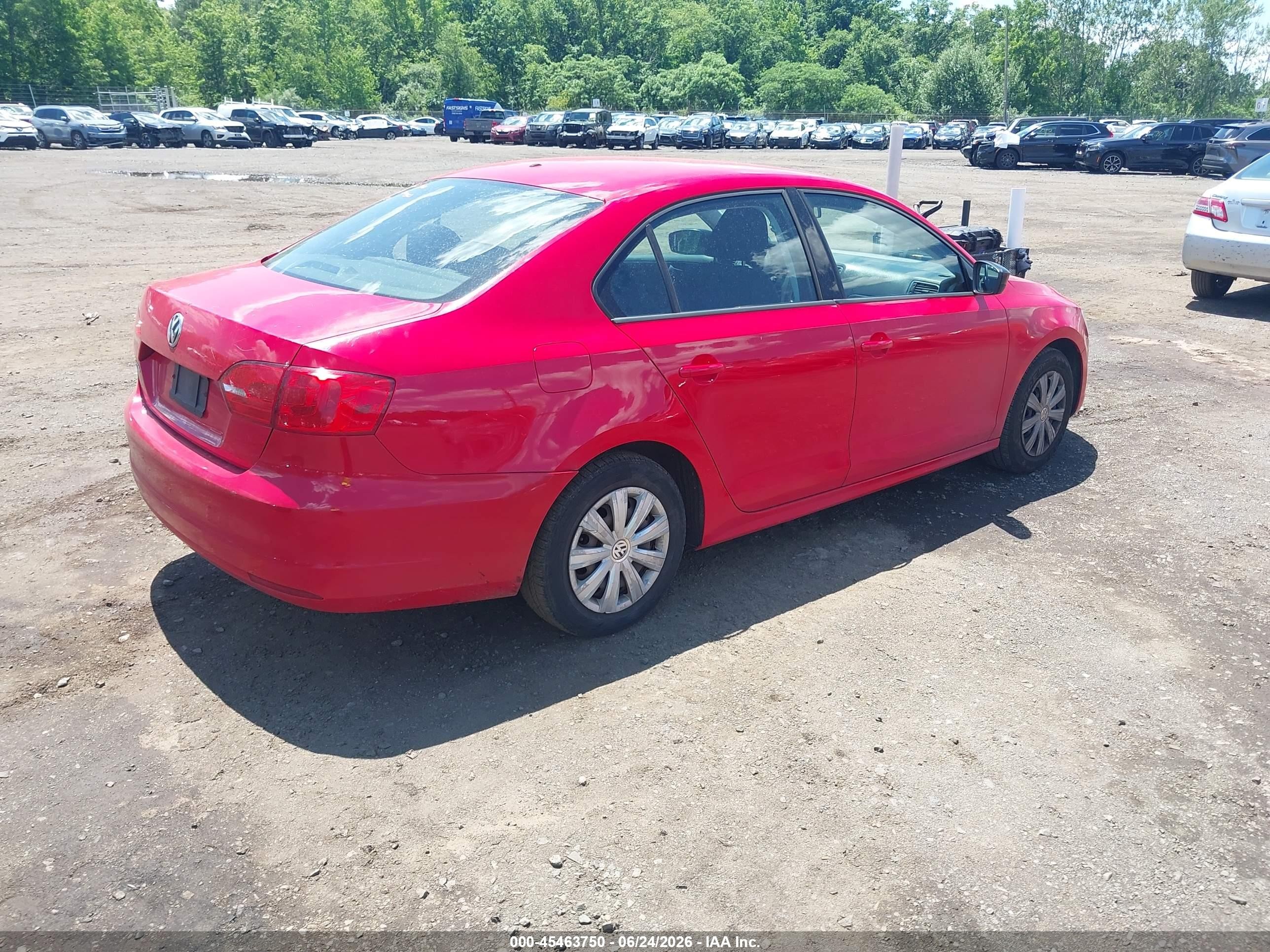 2014 Volkswagen Jetta 2.0l S Red vin: 3VW2K7AJ4EM216518