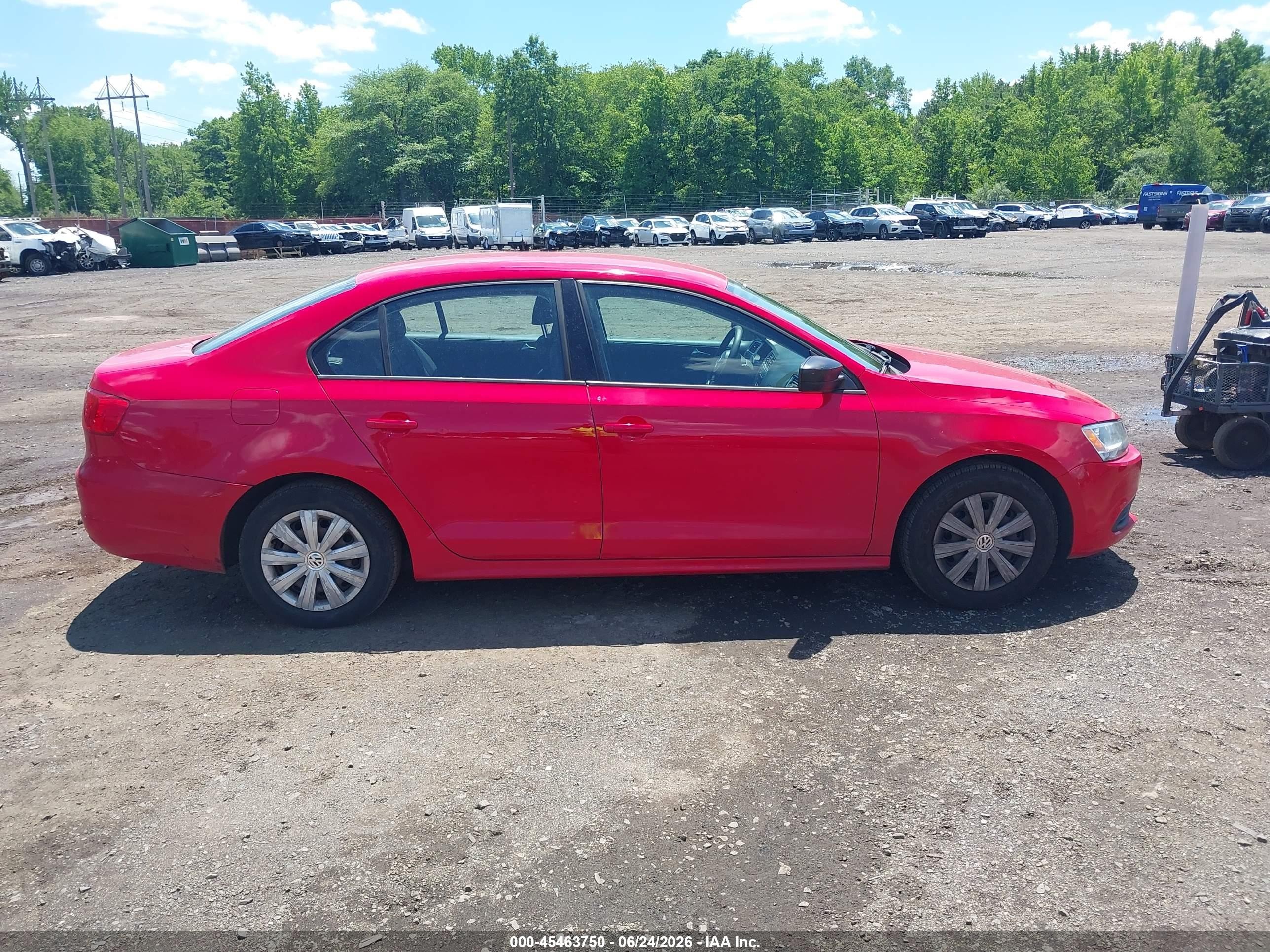 2014 Volkswagen Jetta 2.0l S Red vin: 3VW2K7AJ4EM216518