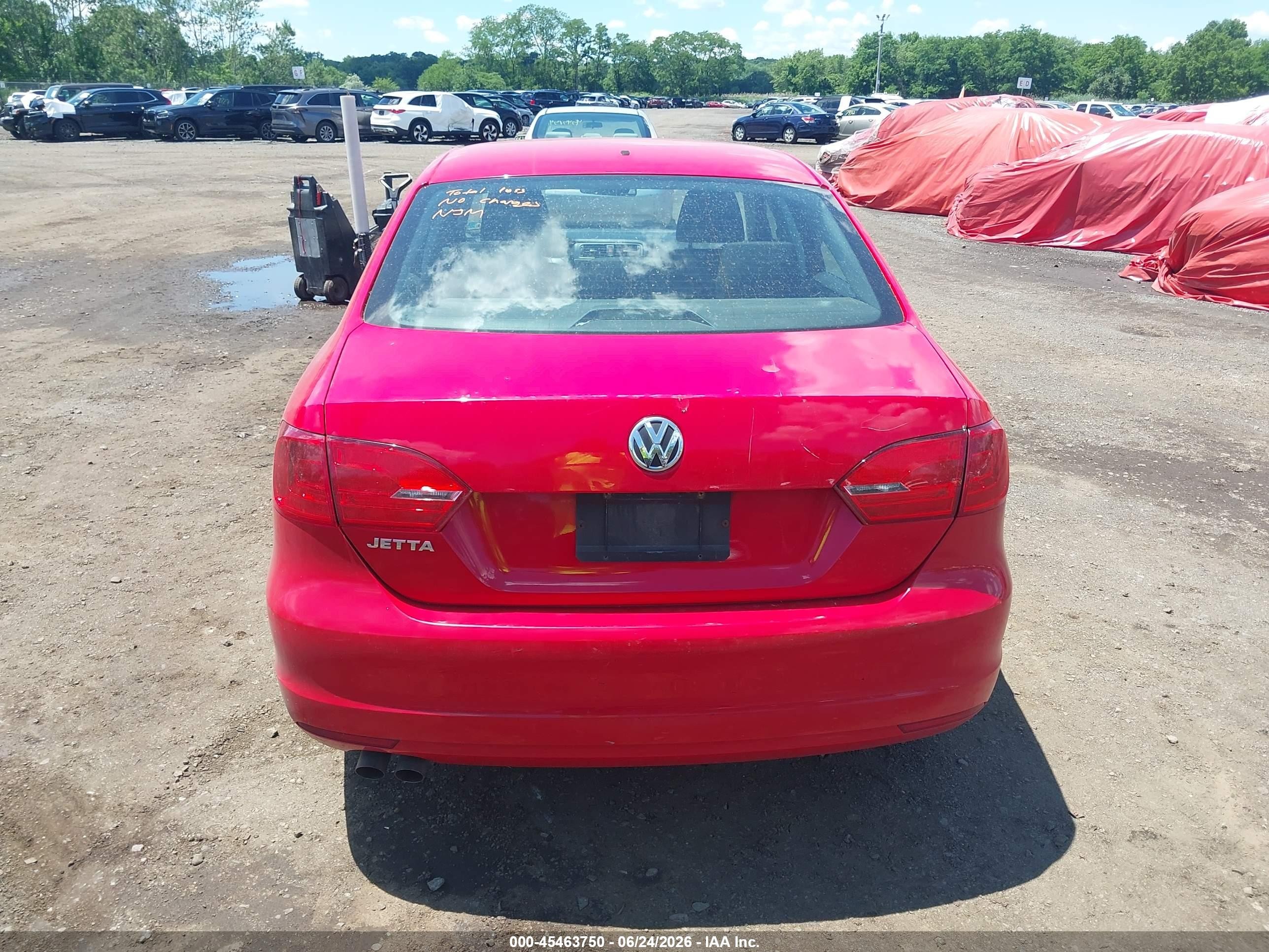 2014 Volkswagen Jetta 2.0l S Red vin: 3VW2K7AJ4EM216518