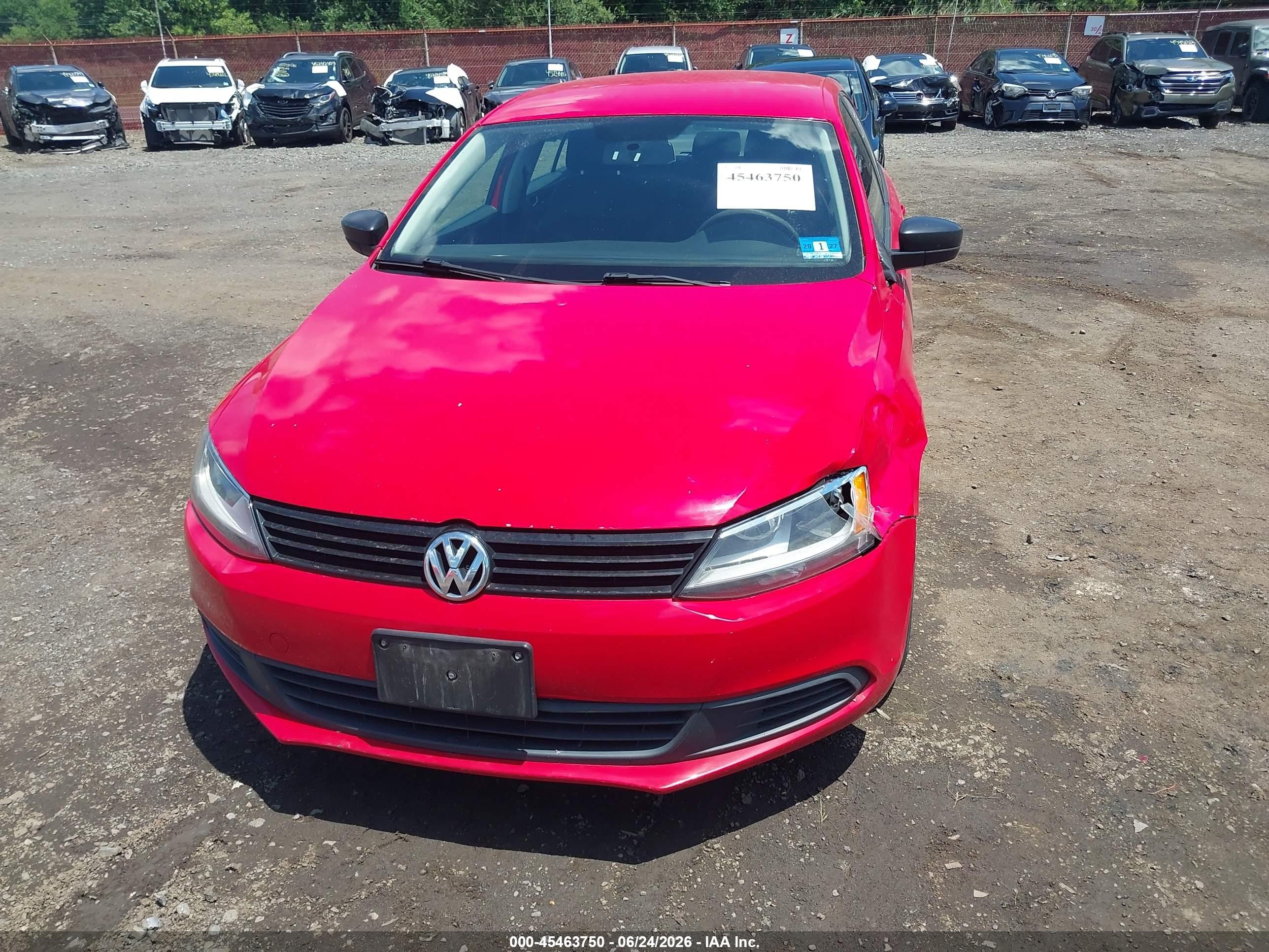 2014 Volkswagen Jetta 2.0l S Red vin: 3VW2K7AJ4EM216518