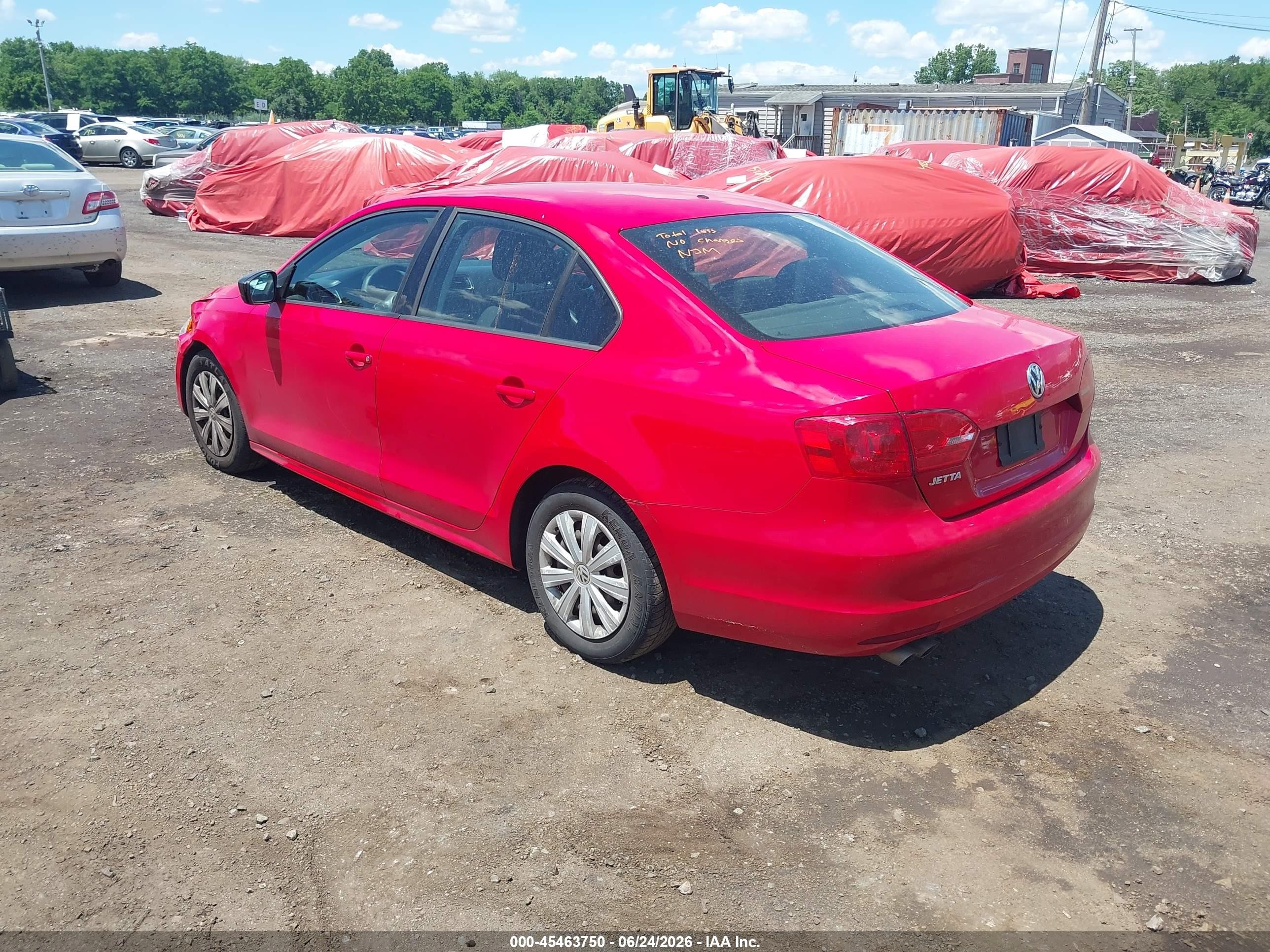 2014 Volkswagen Jetta 2.0l S Red vin: 3VW2K7AJ4EM216518