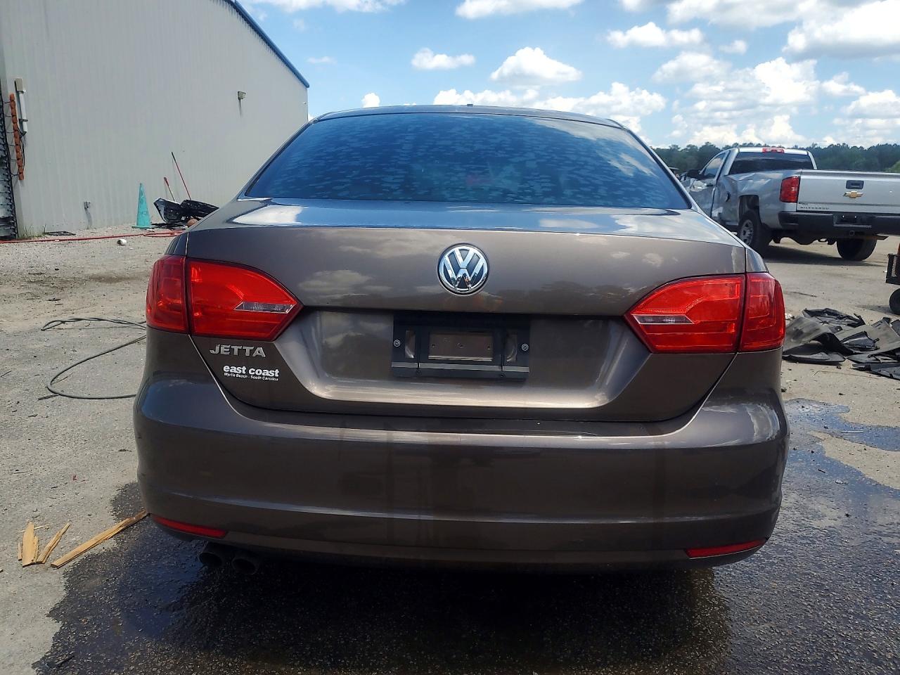 2014 Volkswagen Jetta Base Brown vin: 3VW2K7AJ4EM329966