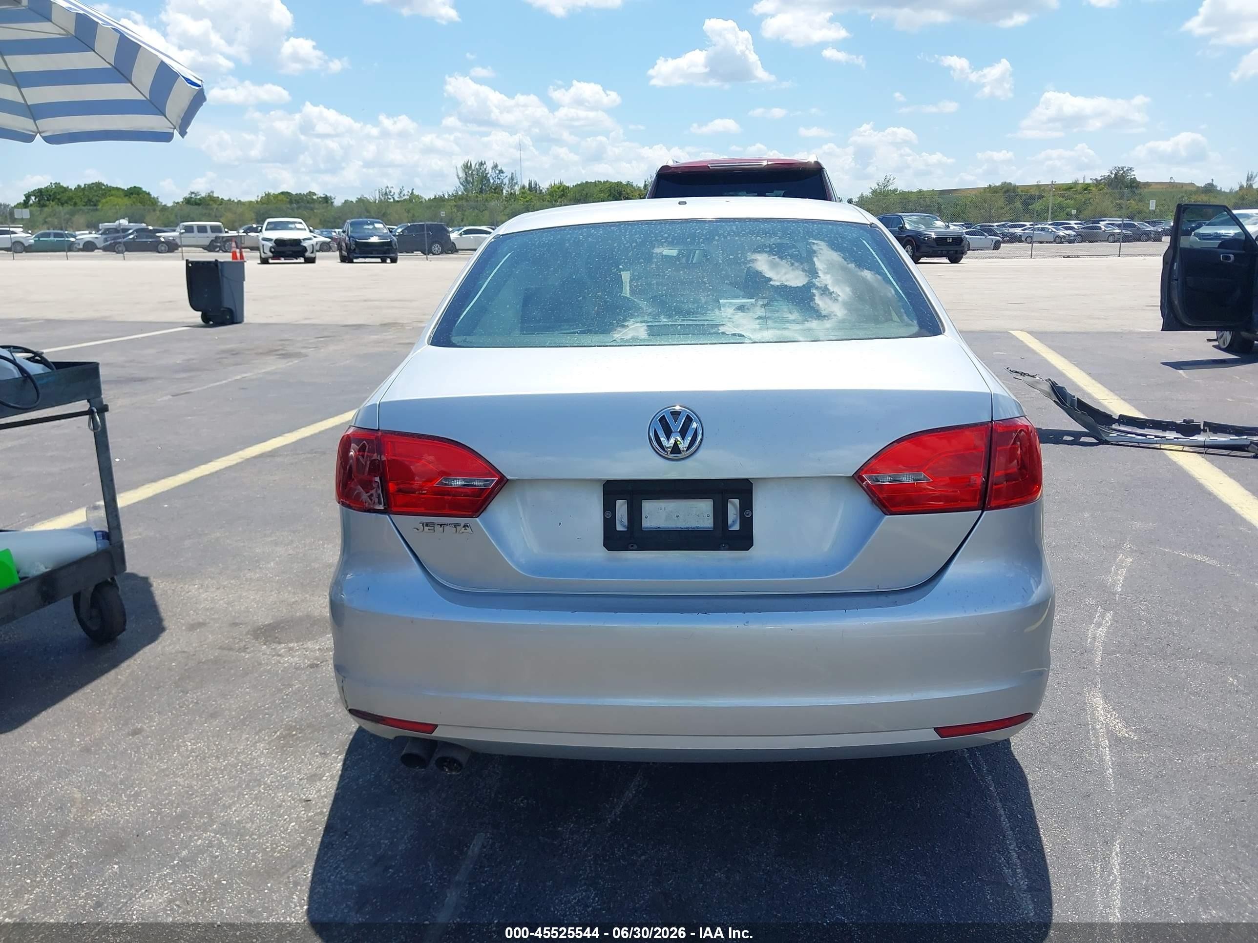 2014 Volkswagen Jetta 2.0l S Серый vin: 3VW2K7AJ4EM429419