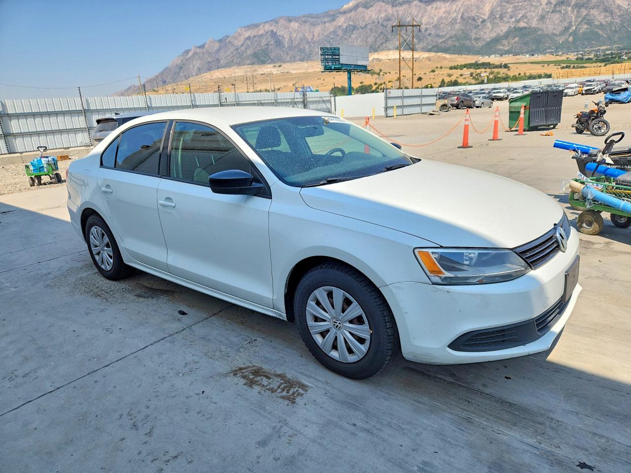 2014 Volkswagen Jetta Base White vin: 3VW2K7AJ4EM432756