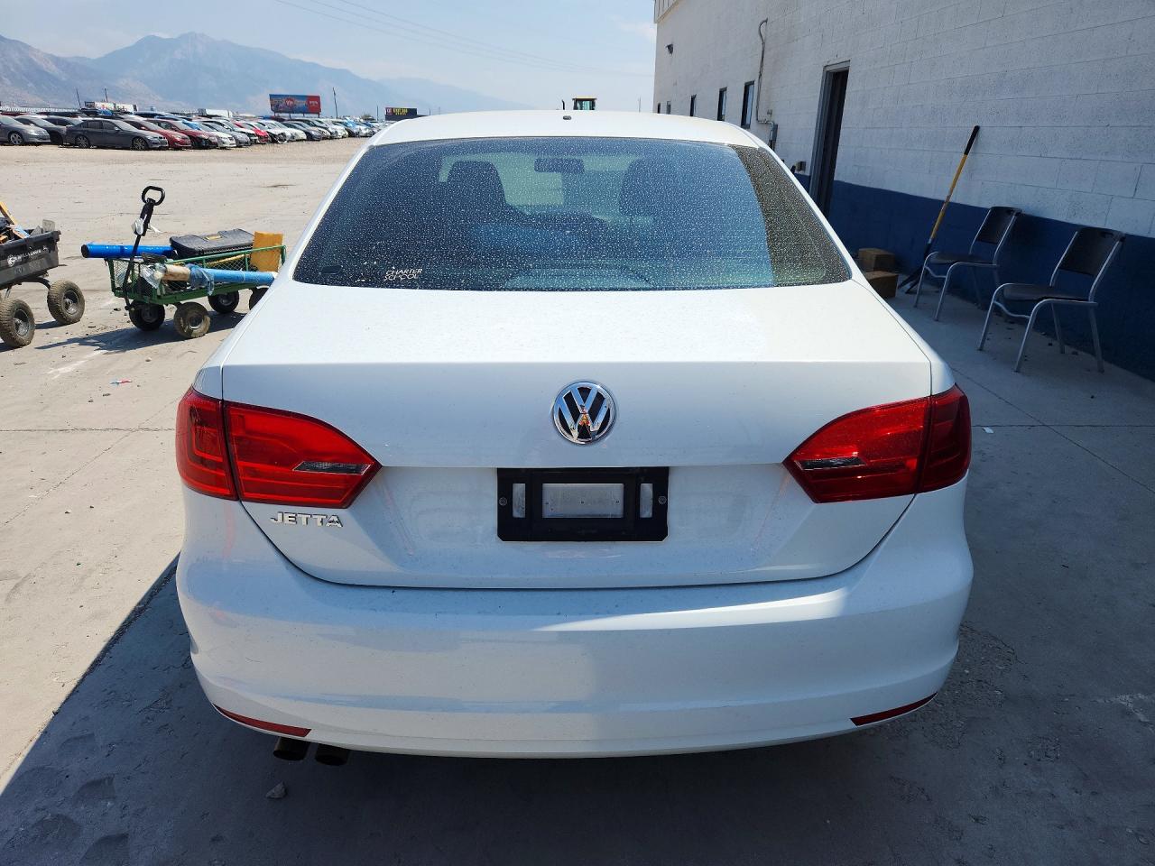 2014 Volkswagen Jetta Base White vin: 3VW2K7AJ4EM432756