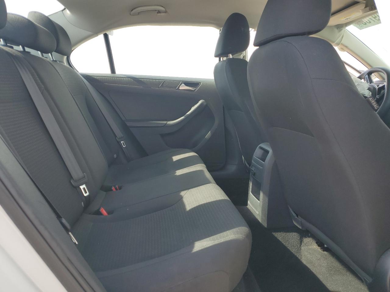 2015 Volkswagen Jetta Base White vin: 3VW2K7AJ4FM223714