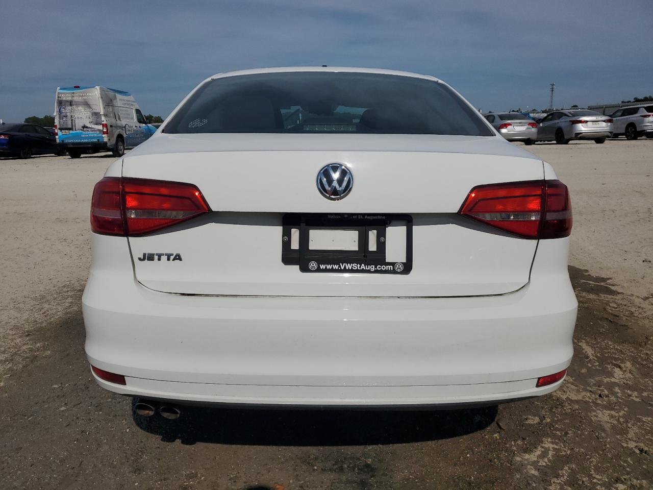 2015 Volkswagen Jetta Base White vin: 3VW2K7AJ4FM223714