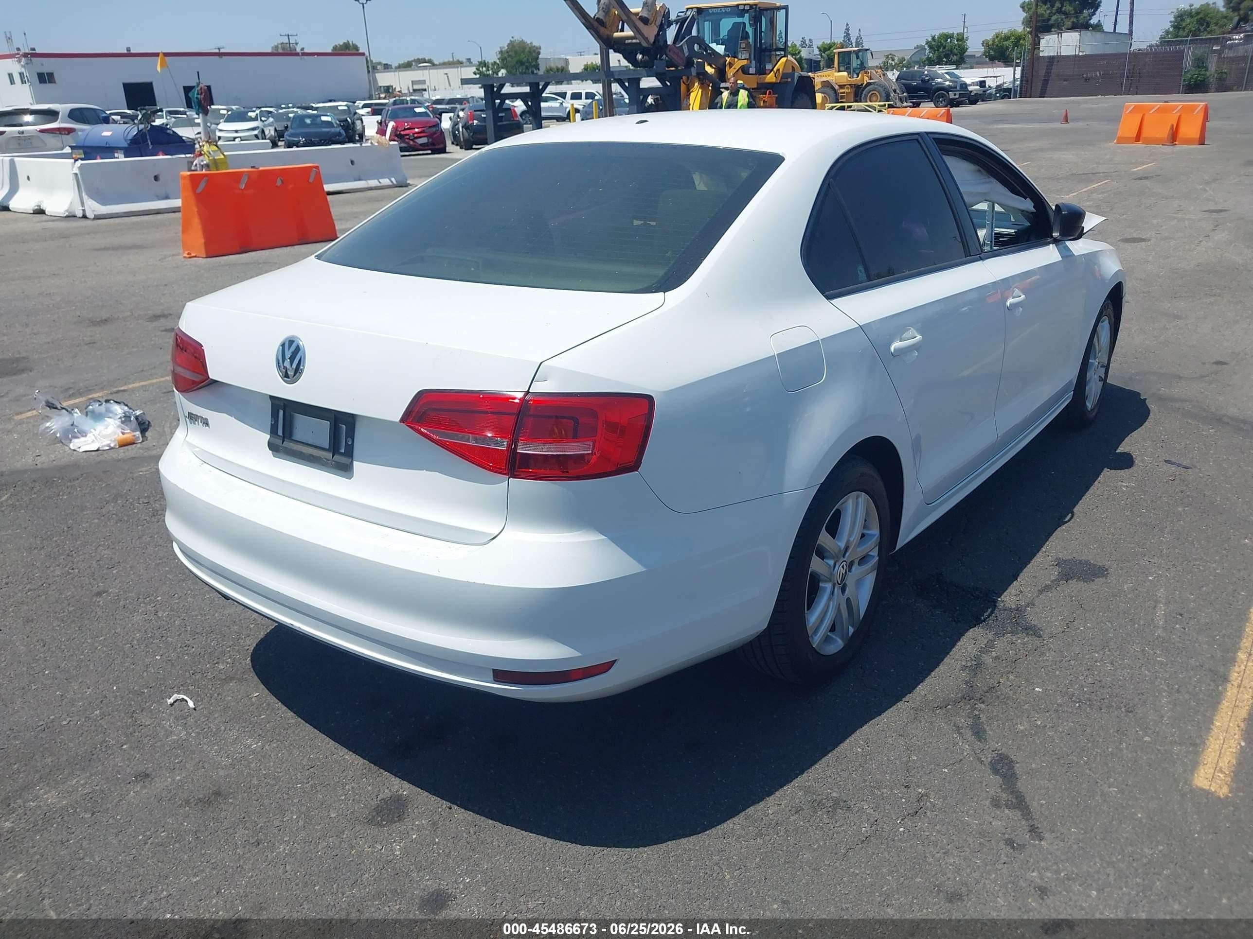 2015 Volkswagen Jetta 2.0l S White vin: 3VW2K7AJ4FM224233