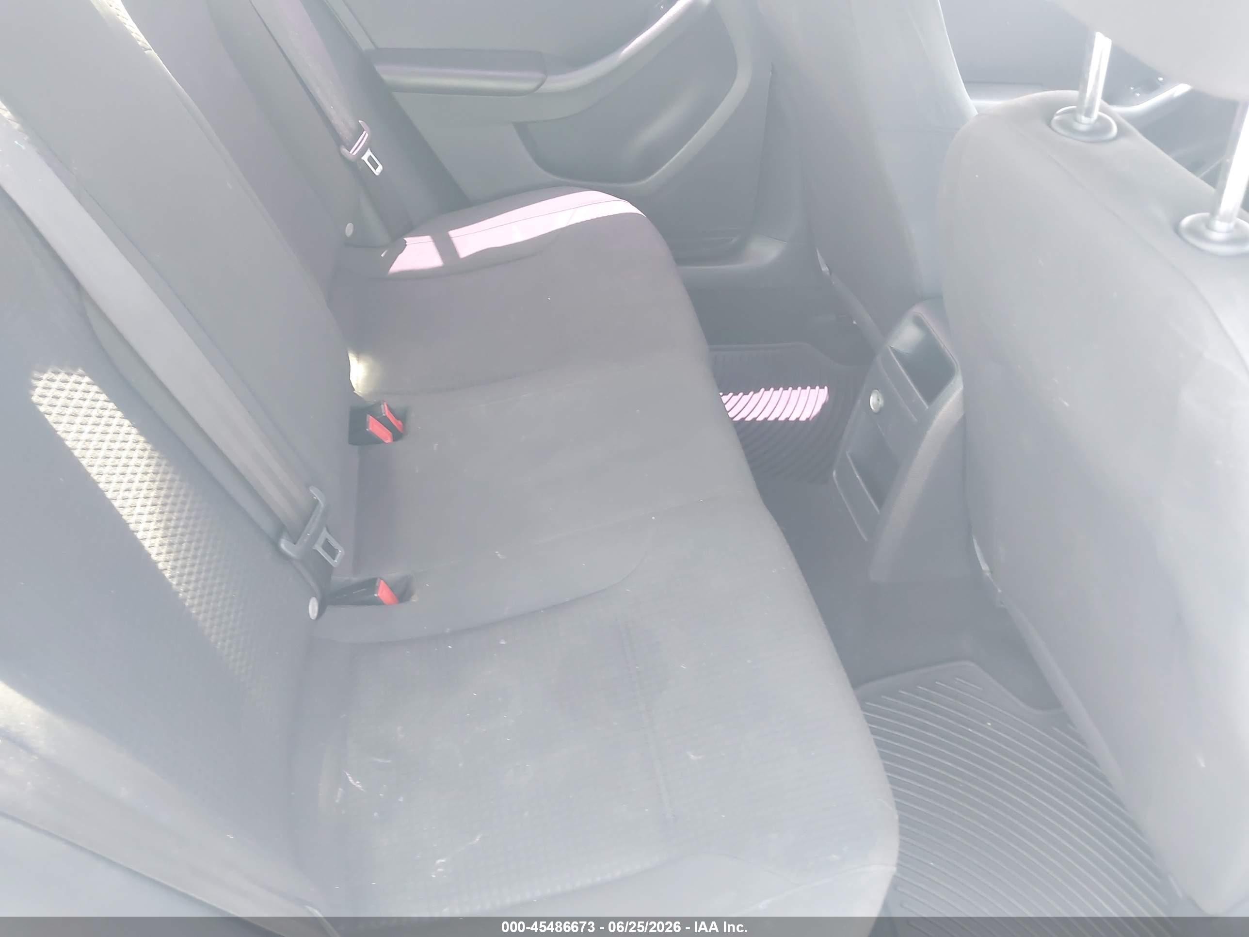 2015 Volkswagen Jetta 2.0l S White vin: 3VW2K7AJ4FM224233