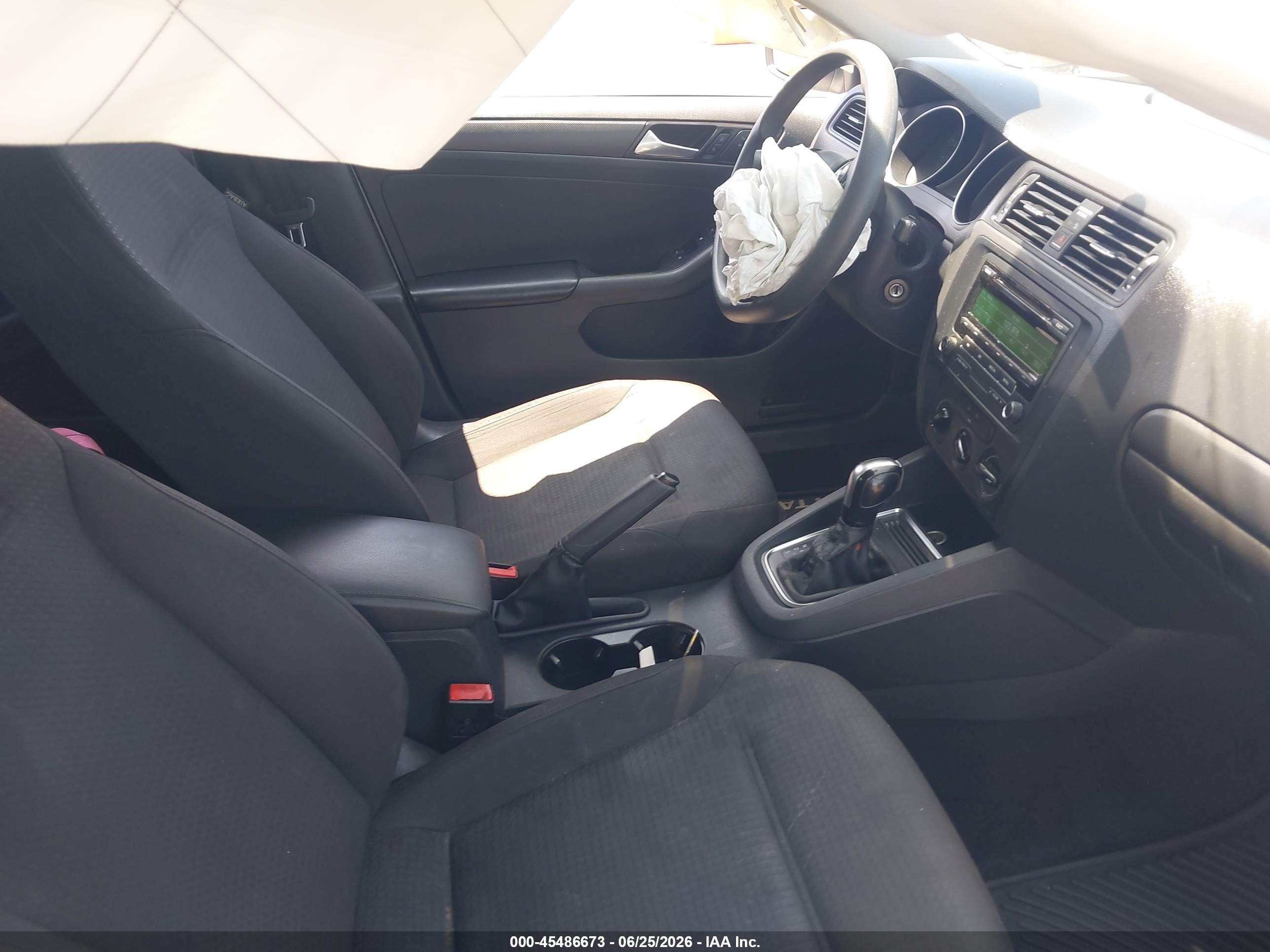 2015 Volkswagen Jetta 2.0l S White vin: 3VW2K7AJ4FM224233