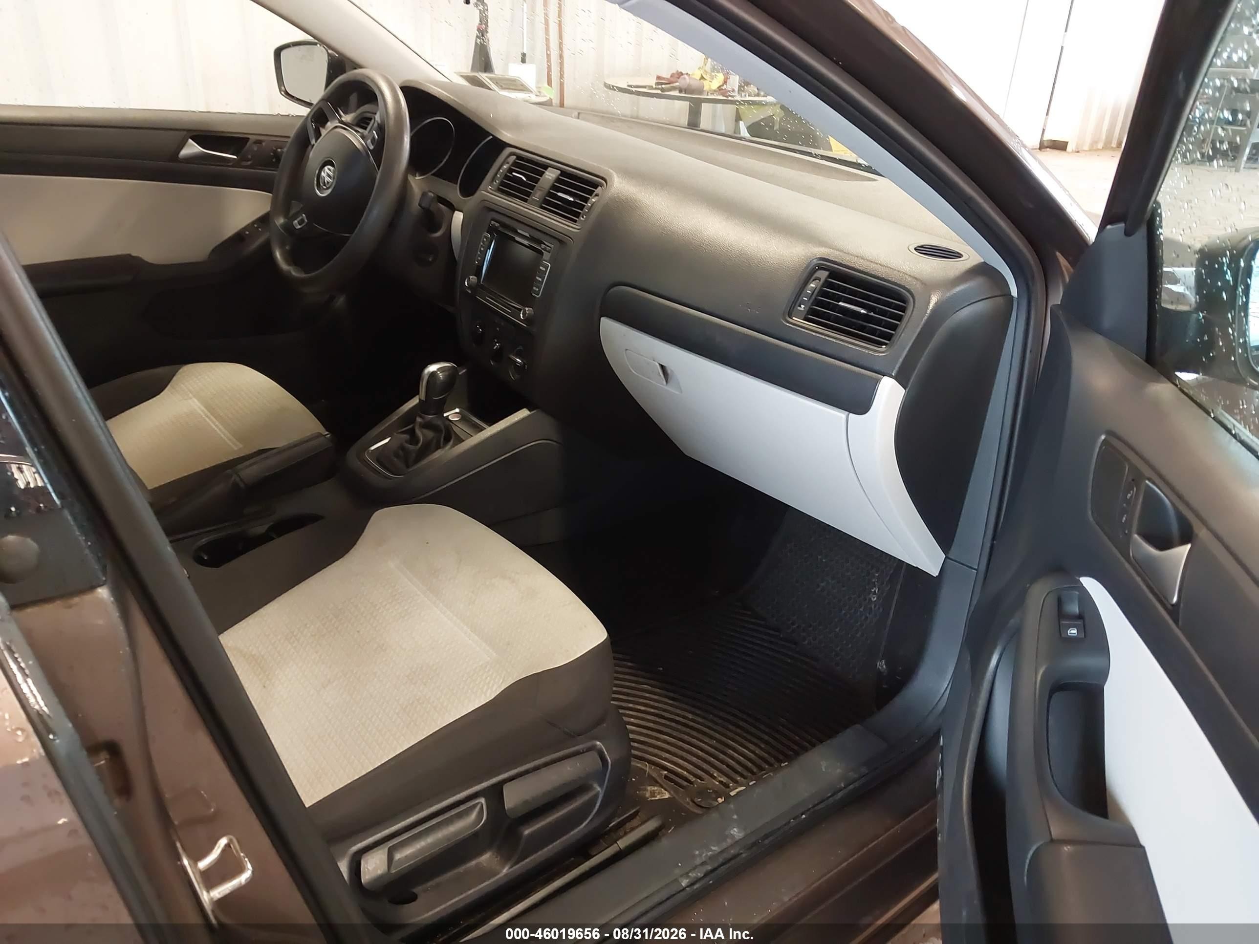 2015 Volkswagen Jetta 2.0l S Brown vin: 3VW2K7AJ4FM243929