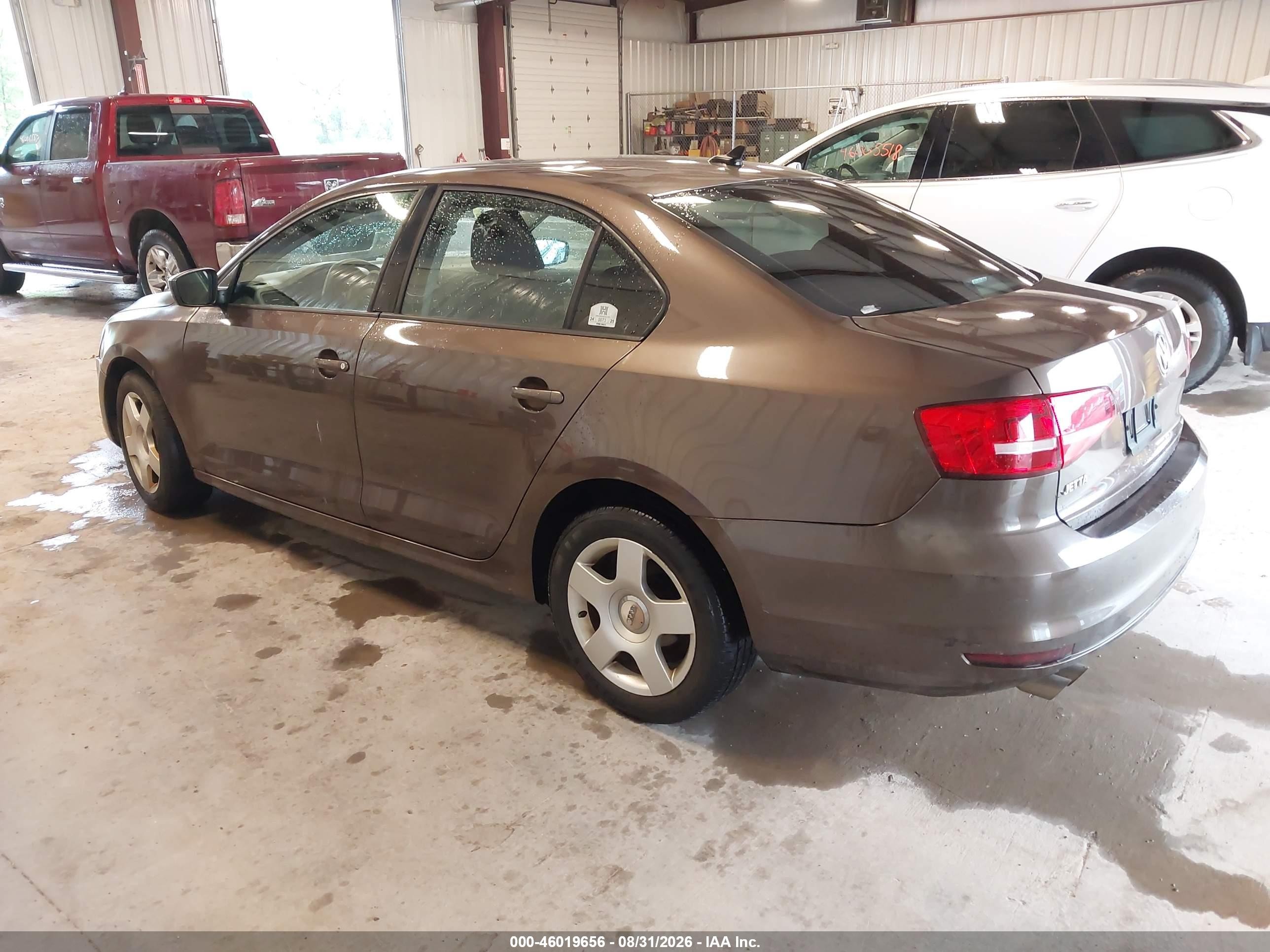 2015 Volkswagen Jetta 2.0l S Brown vin: 3VW2K7AJ4FM243929