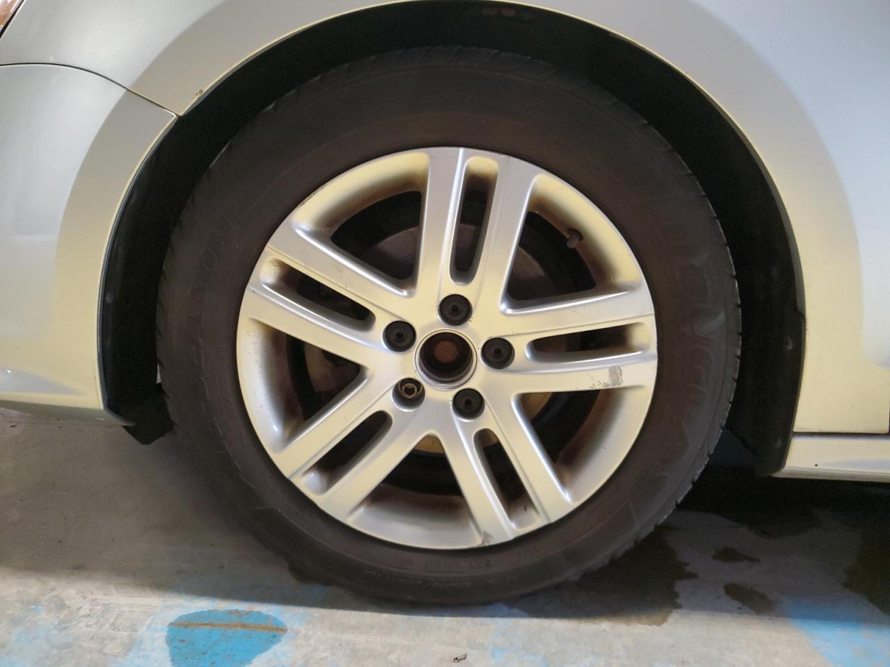 2015 Volkswagen Jetta Base Silver vin: 3VW2K7AJ4FM248967 Damage: Left Front Wheel, Curb Rash, 3 To 4 Inches