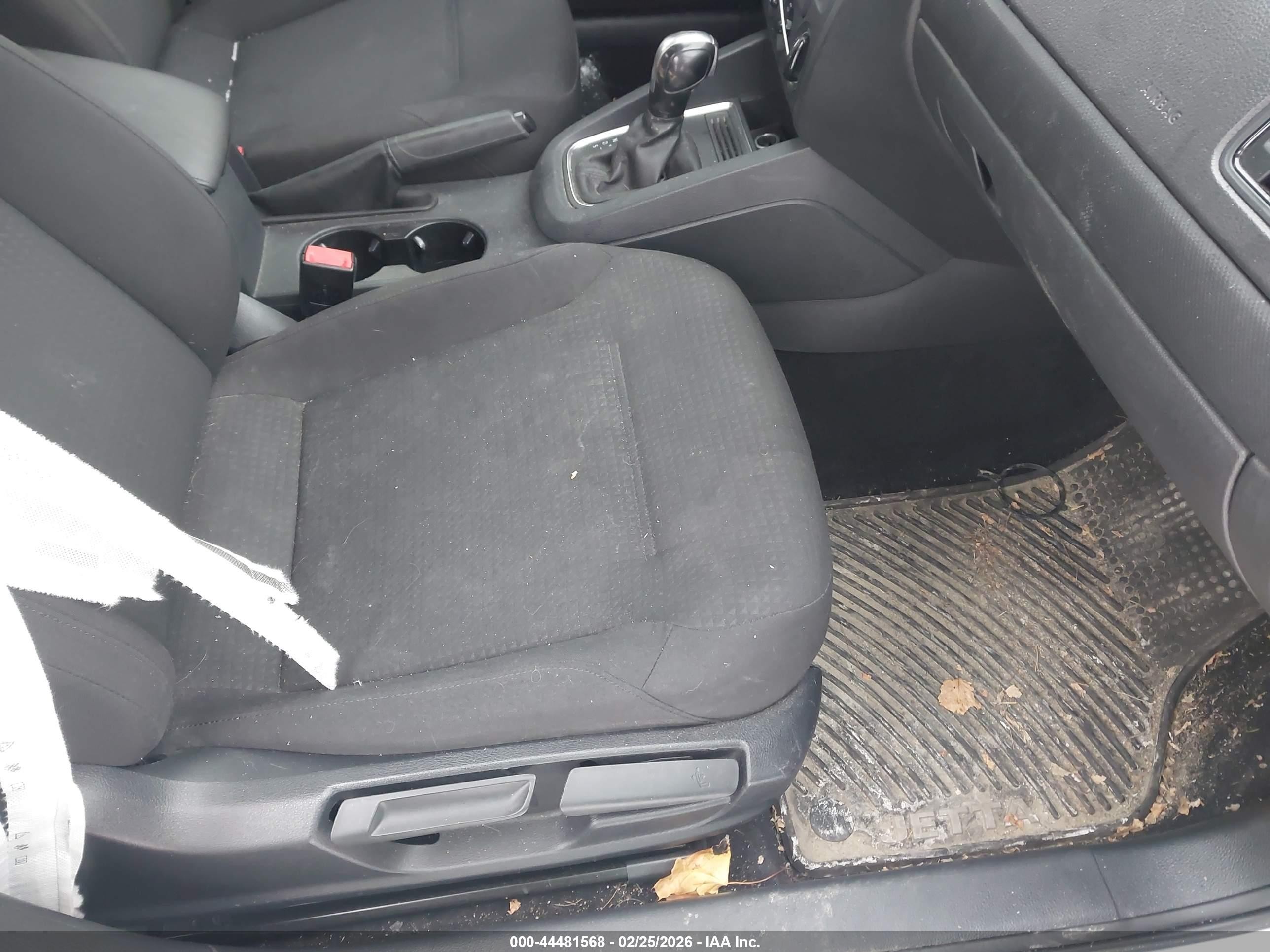 2015 Volkswagen Jetta 2.0l S Silver vin: 3VW2K7AJ4FM271407
