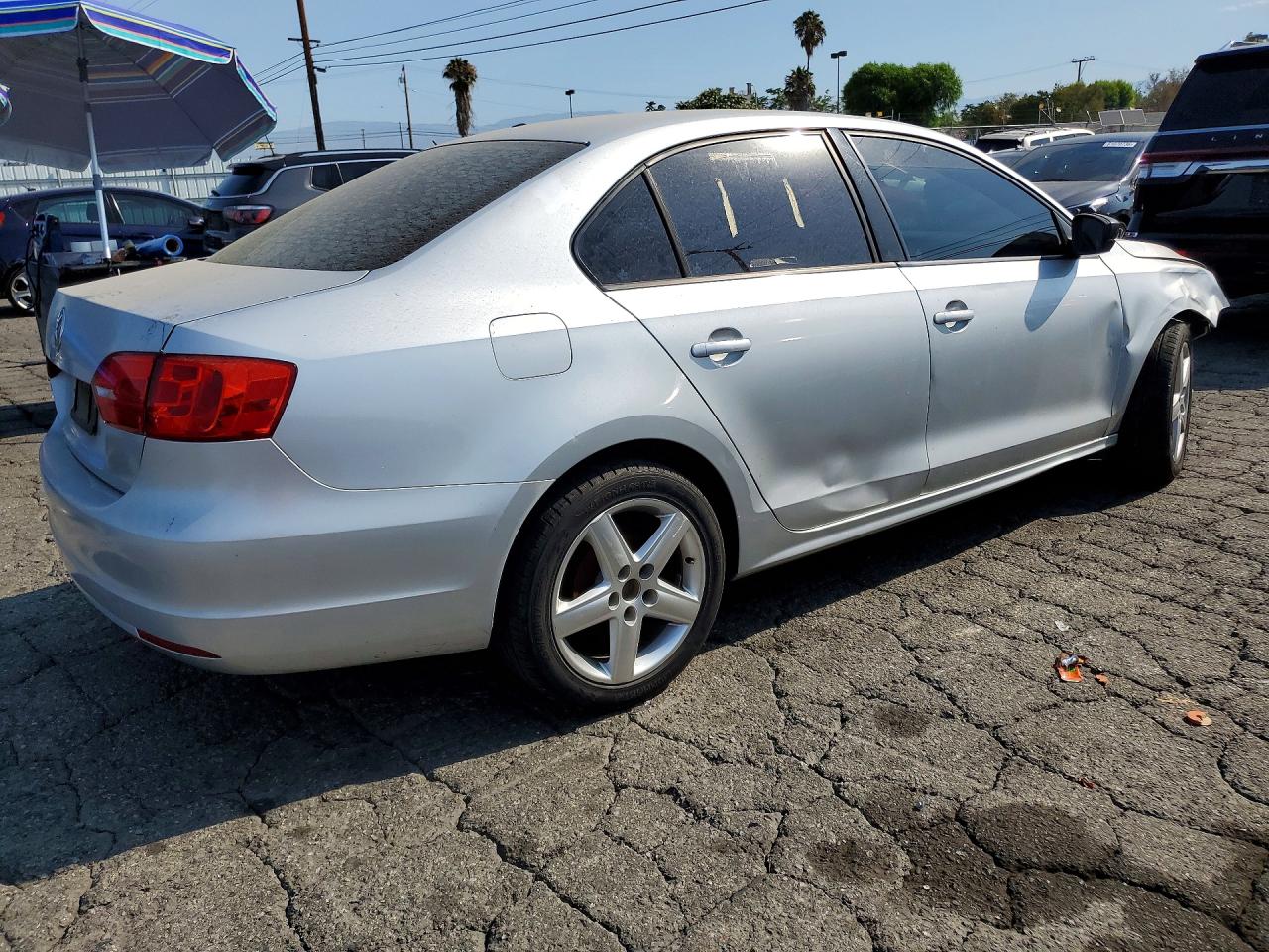 2012 Volkswagen Jetta Base Silver vin: 3VW2K7AJ5CM353352