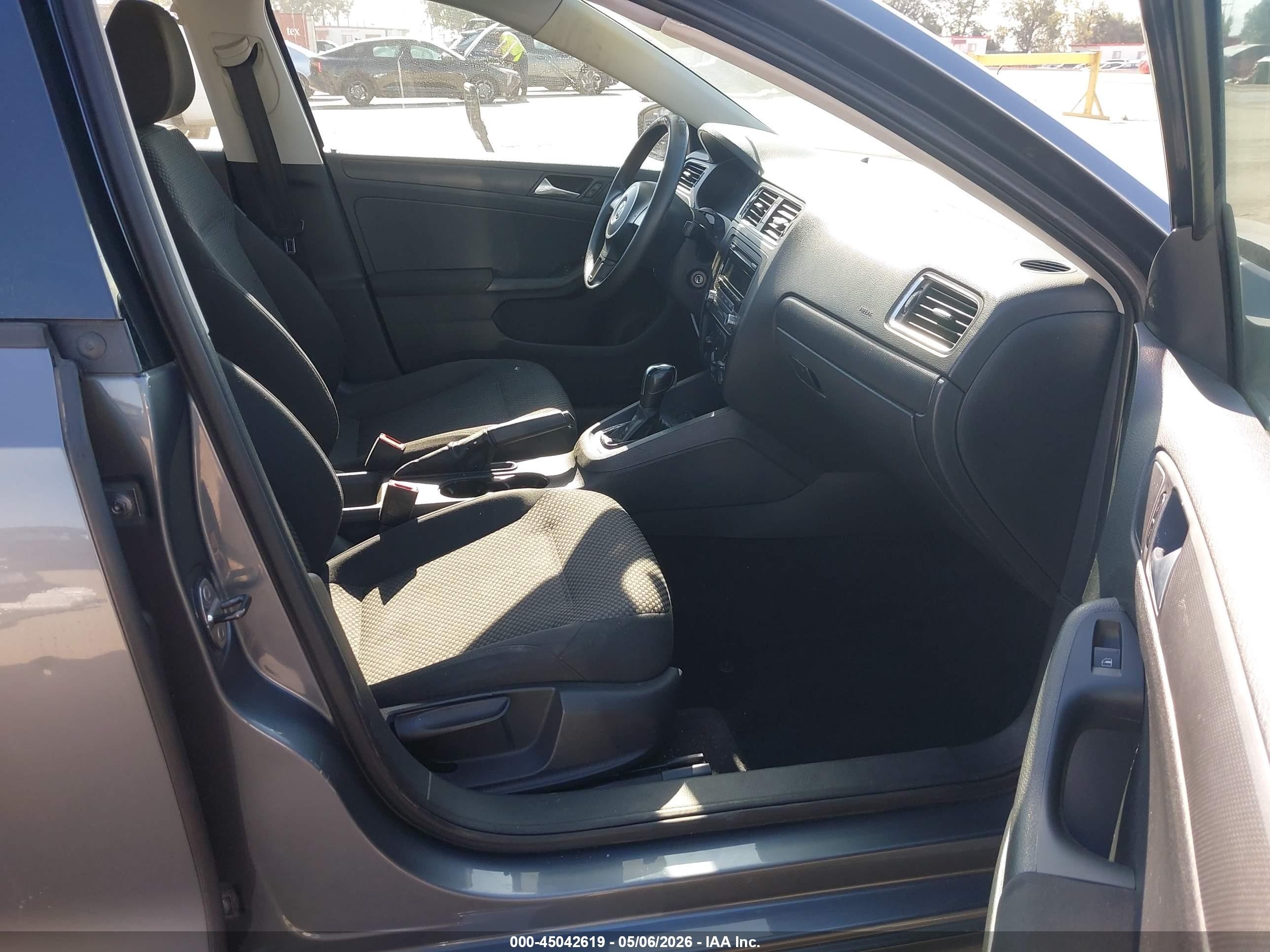 2012 Volkswagen Jetta 2.0l S Gray vin: 3VW2K7AJ5CM389042
