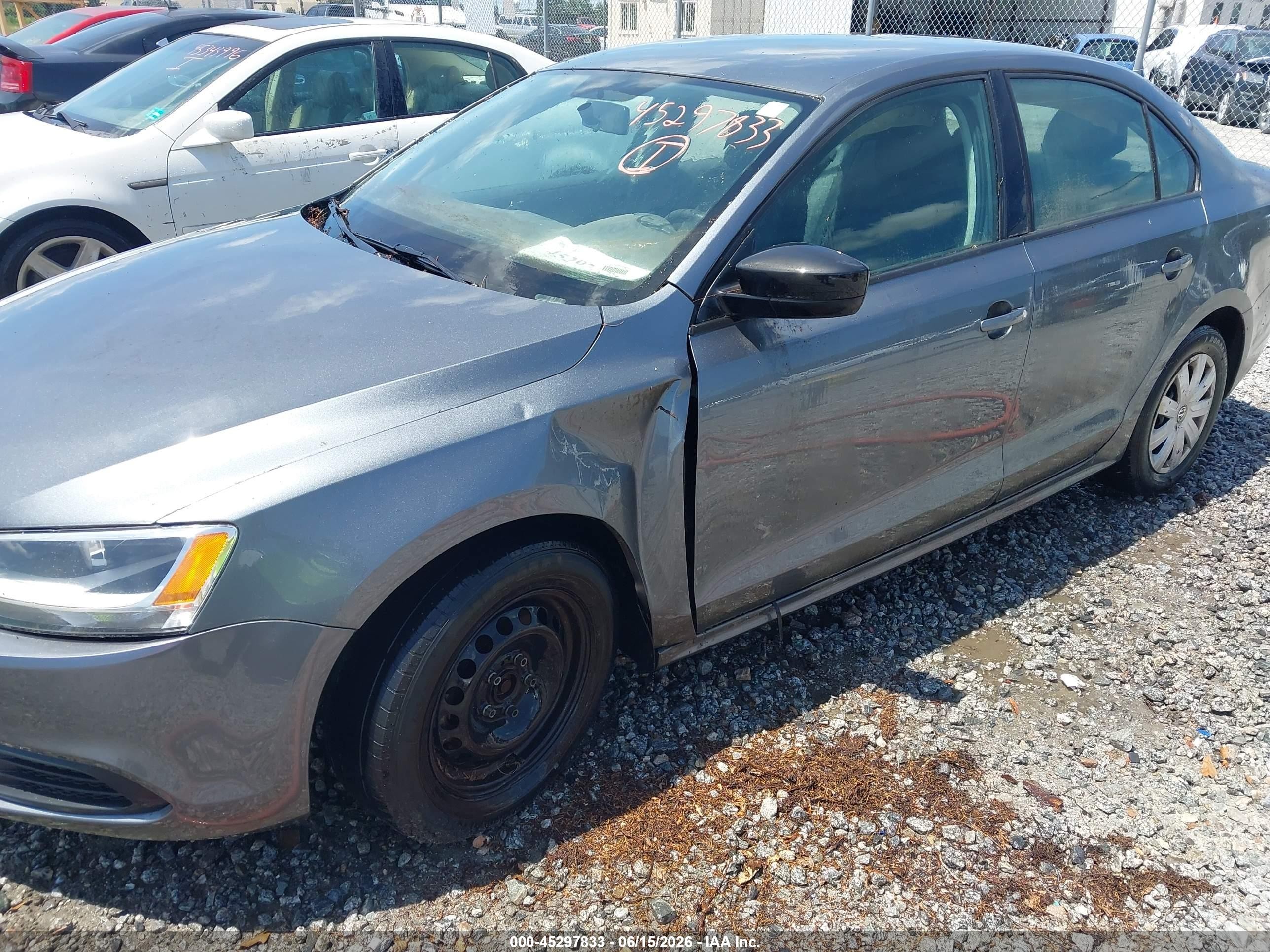 2013 Volkswagen Jetta 2.0l S Silver vin: 3VW2K7AJ5DM207714