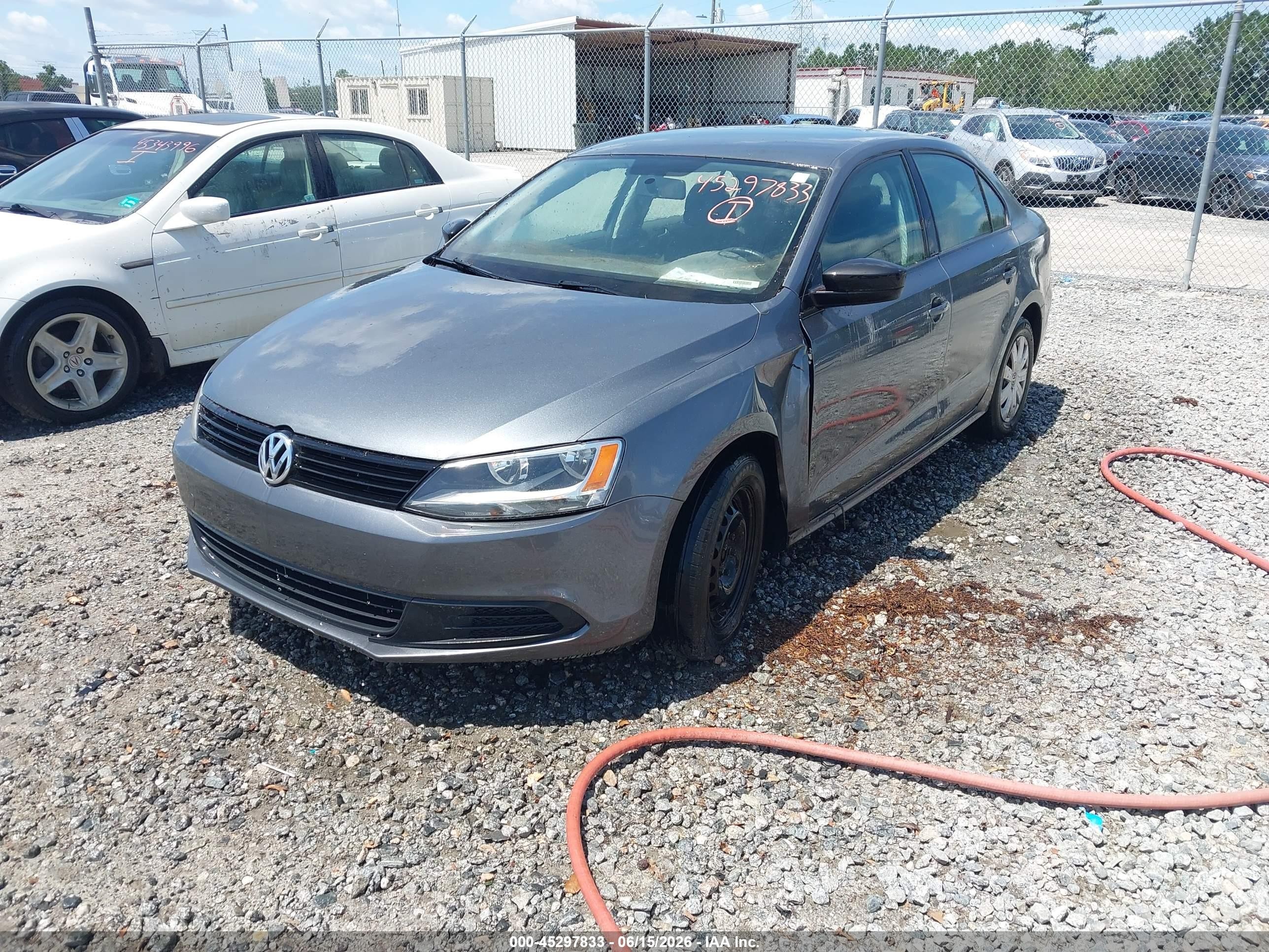2013 Volkswagen Jetta 2.0l S Silver vin: 3VW2K7AJ5DM207714
