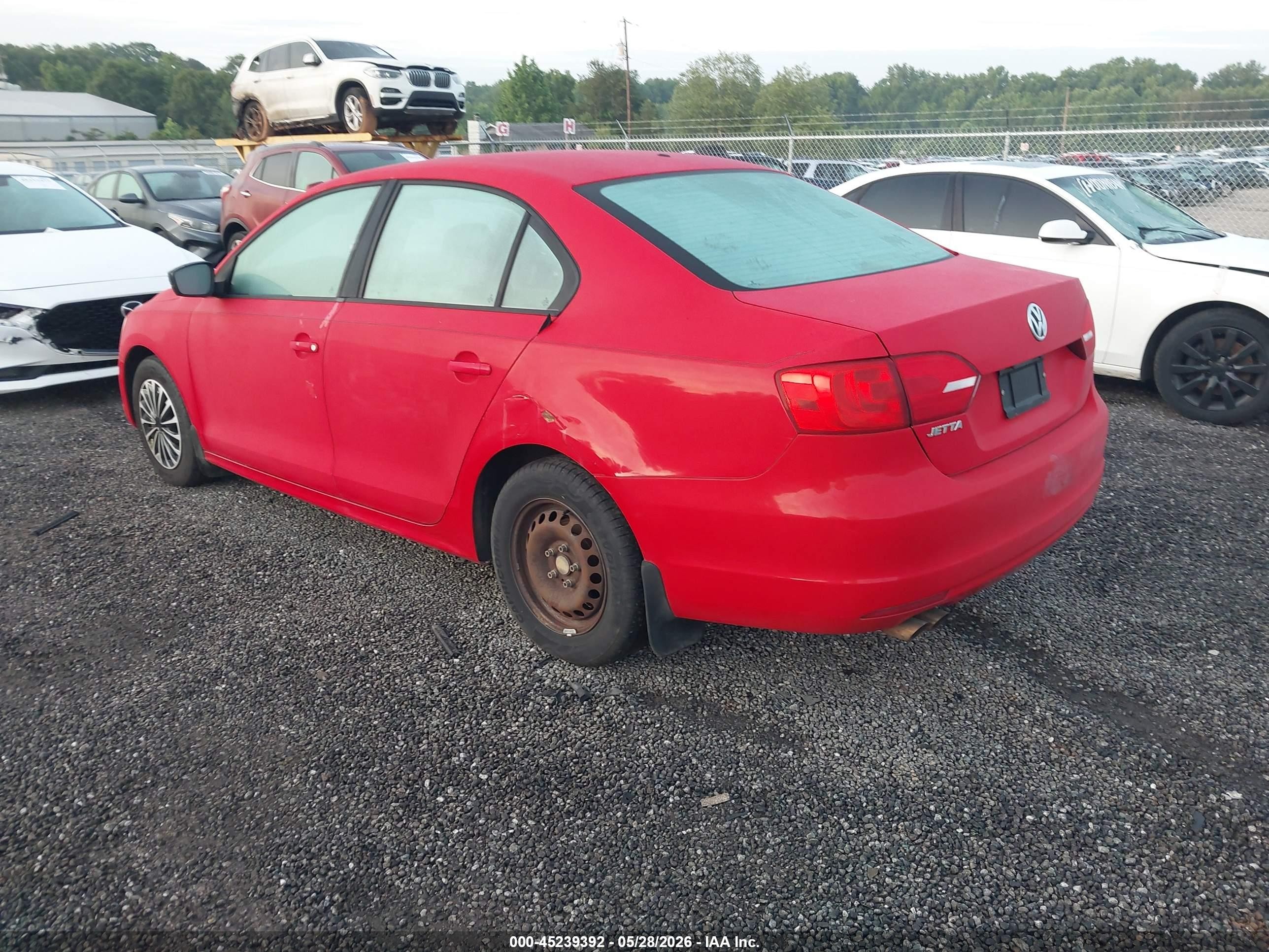 2013 Volkswagen Jetta 2.0l S Red vin: 3VW2K7AJ5DM260414