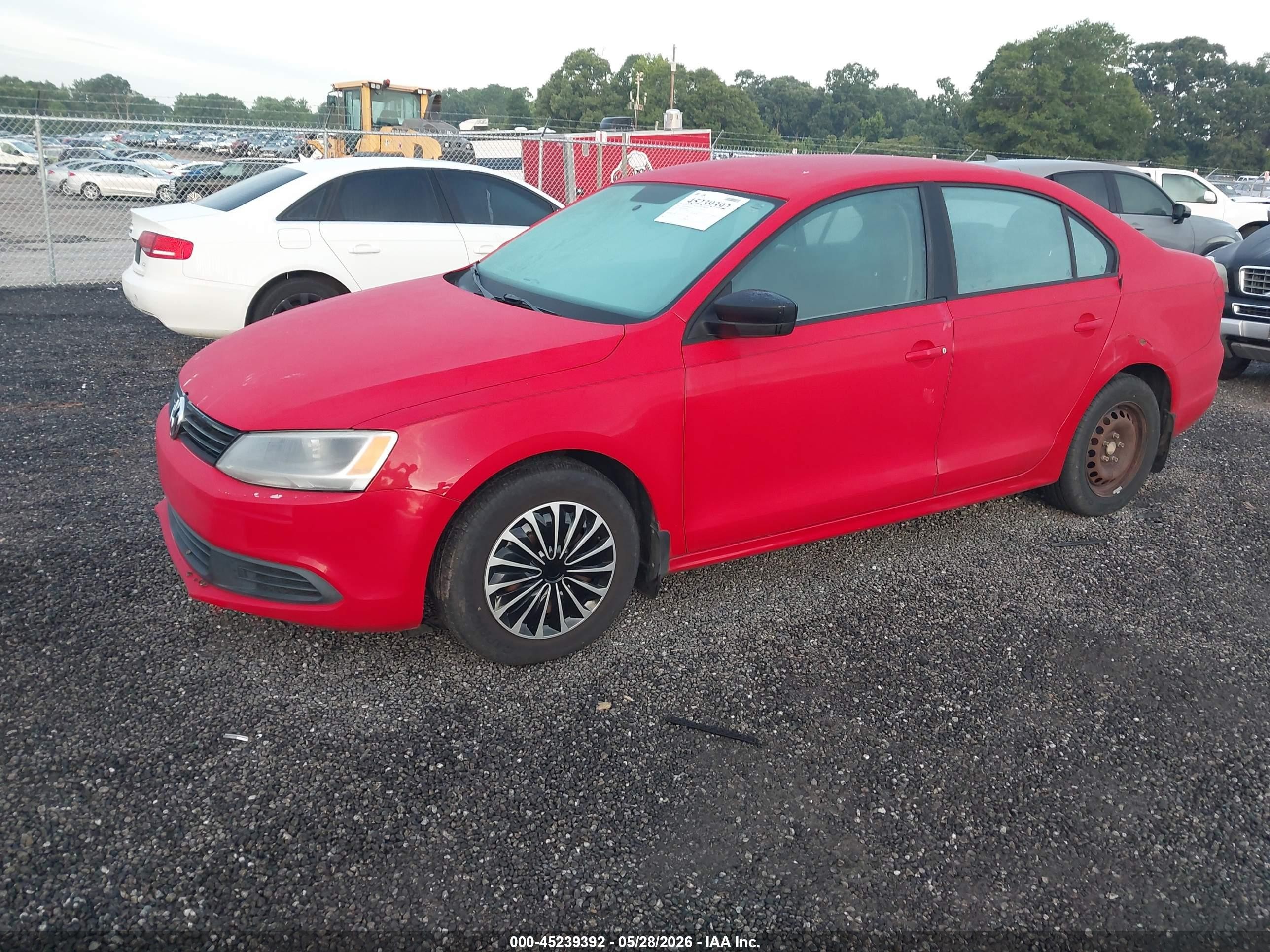 2013 Volkswagen Jetta 2.0l S Red vin: 3VW2K7AJ5DM260414
