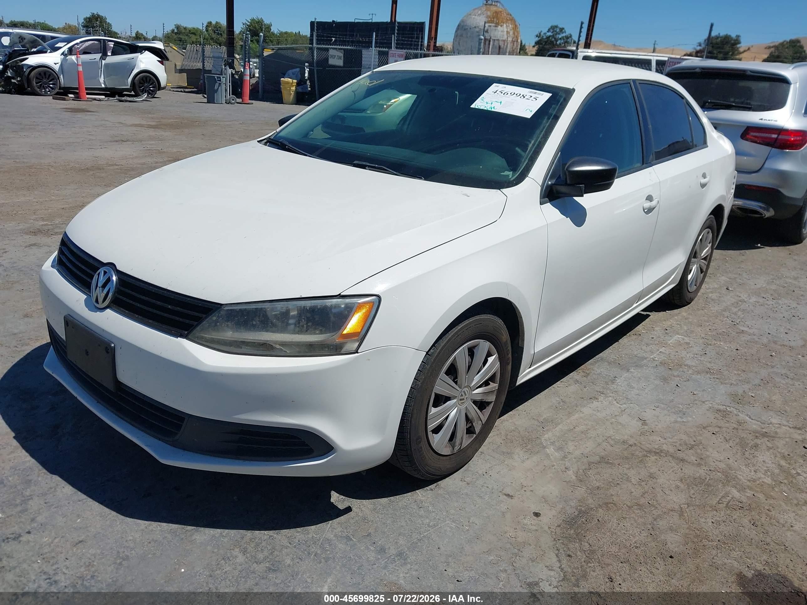 2013 Volkswagen Jetta 2.0l S White vin: 3VW2K7AJ5DM263815