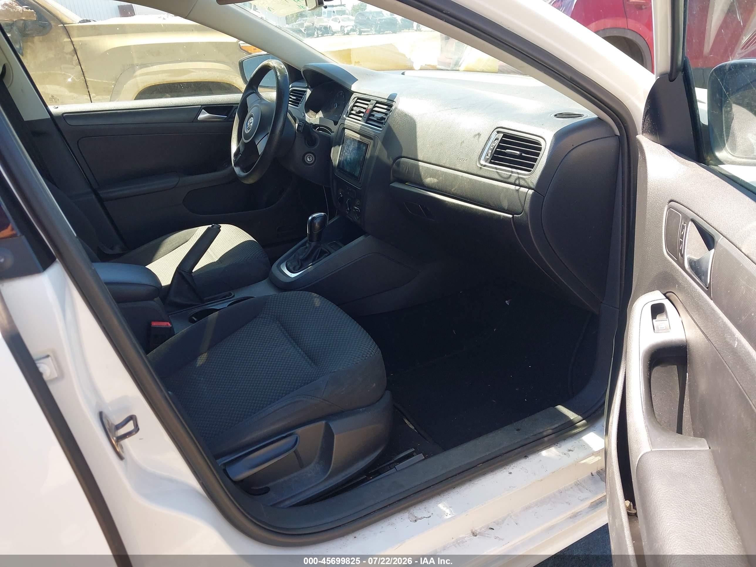 2013 Volkswagen Jetta 2.0l S White vin: 3VW2K7AJ5DM263815