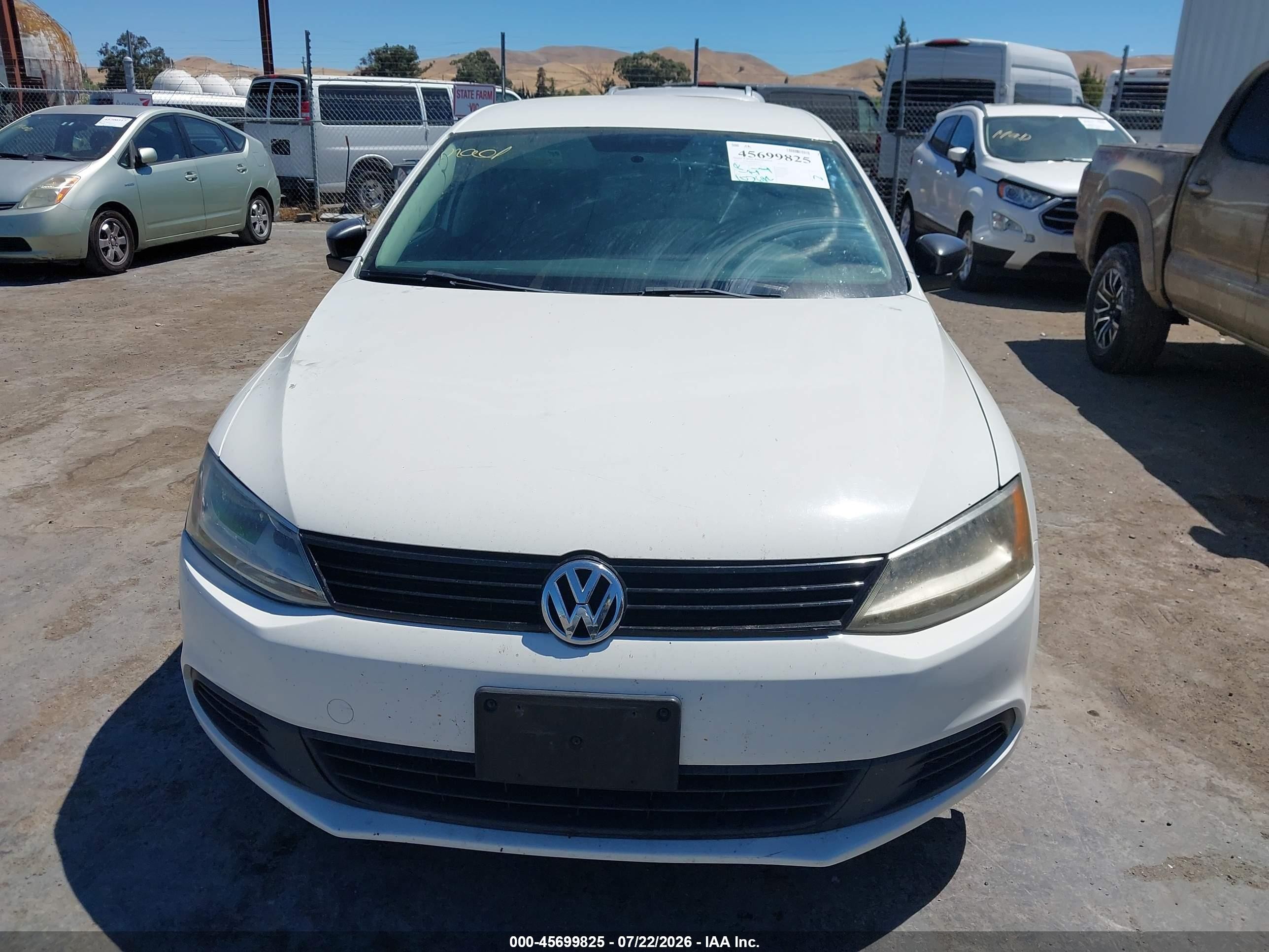 2013 Volkswagen Jetta 2.0l S White vin: 3VW2K7AJ5DM263815