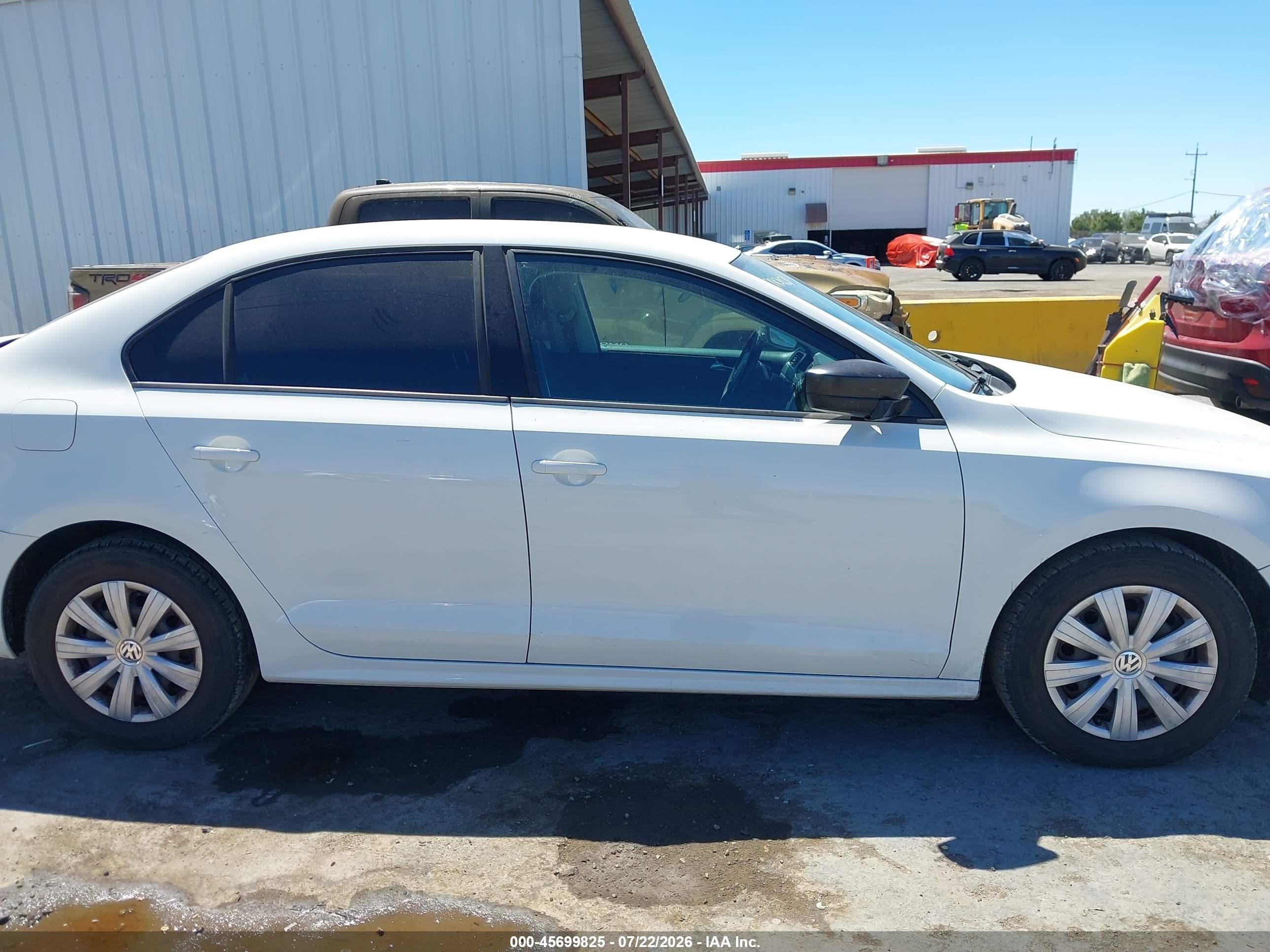 2013 Volkswagen Jetta 2.0l S White vin: 3VW2K7AJ5DM263815