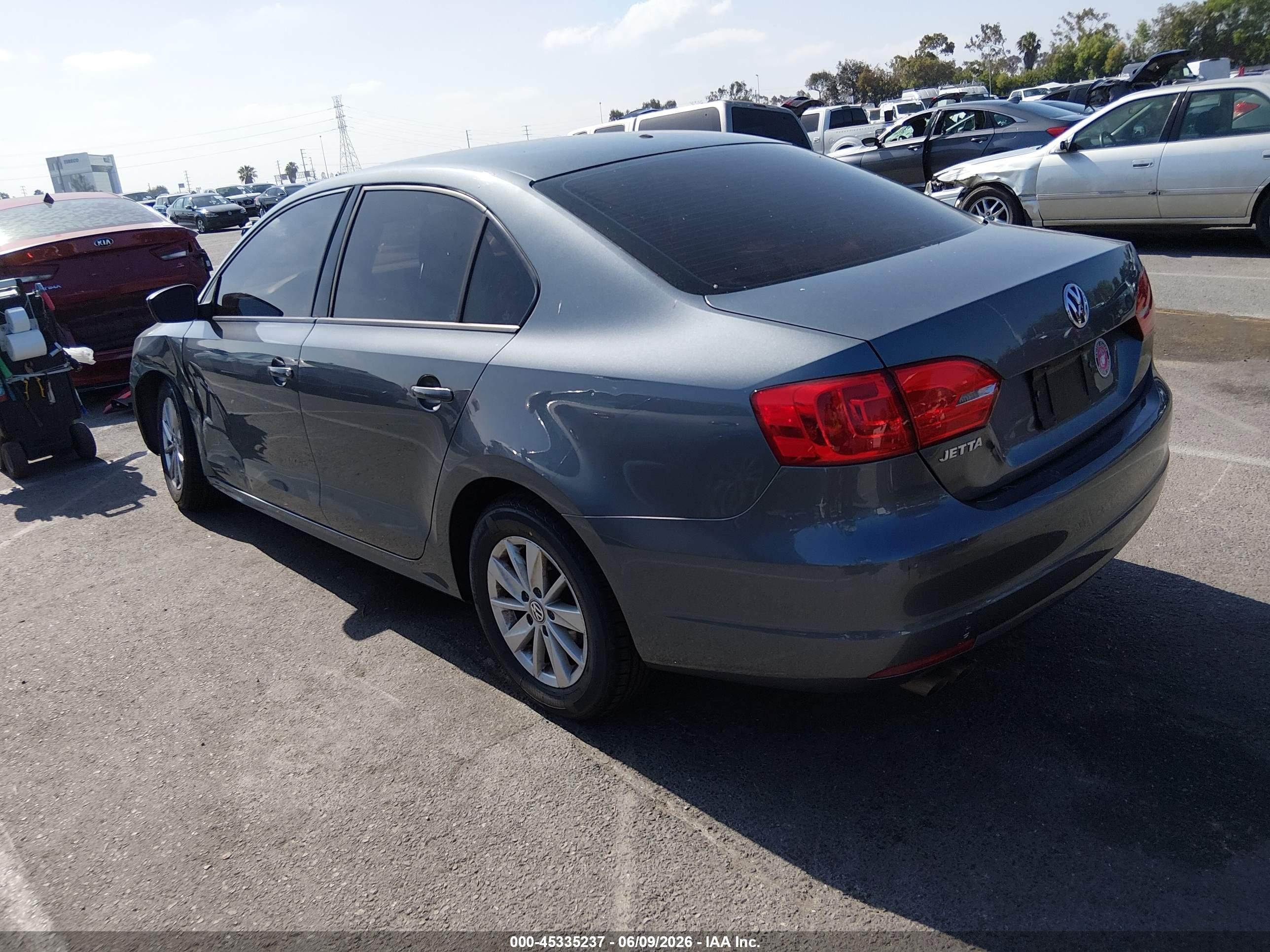 2013 Volkswagen Jetta 2.0l S Blue vin: 3VW2K7AJ5DM297785