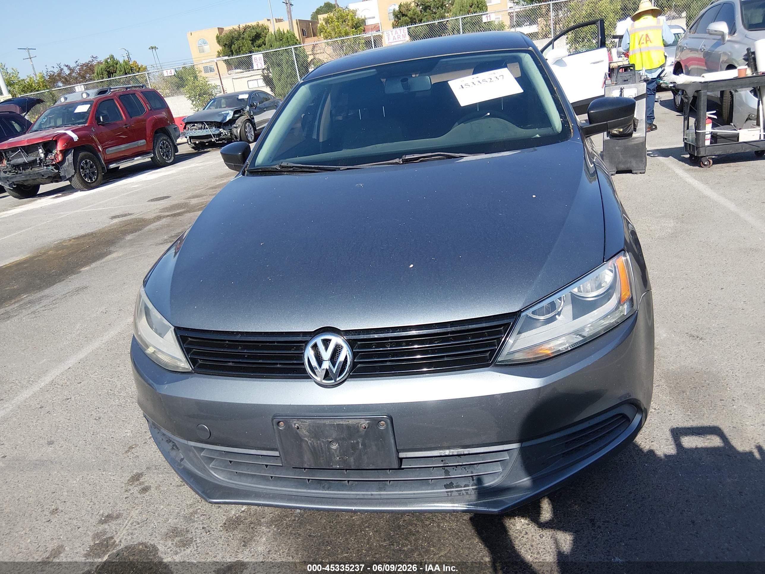 2013 Volkswagen Jetta 2.0l S Blue vin: 3VW2K7AJ5DM297785