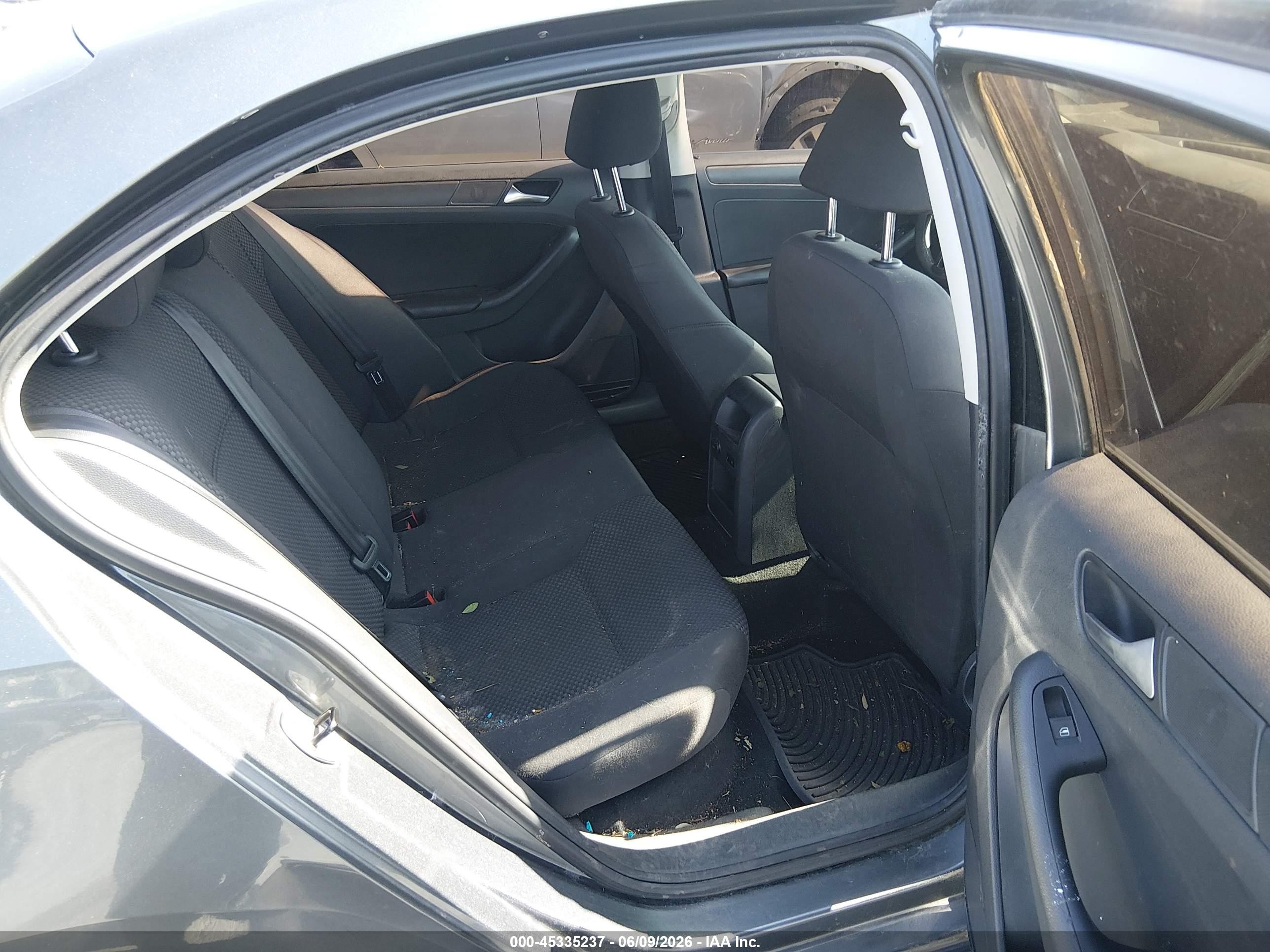 2013 Volkswagen Jetta 2.0l S Blue vin: 3VW2K7AJ5DM297785