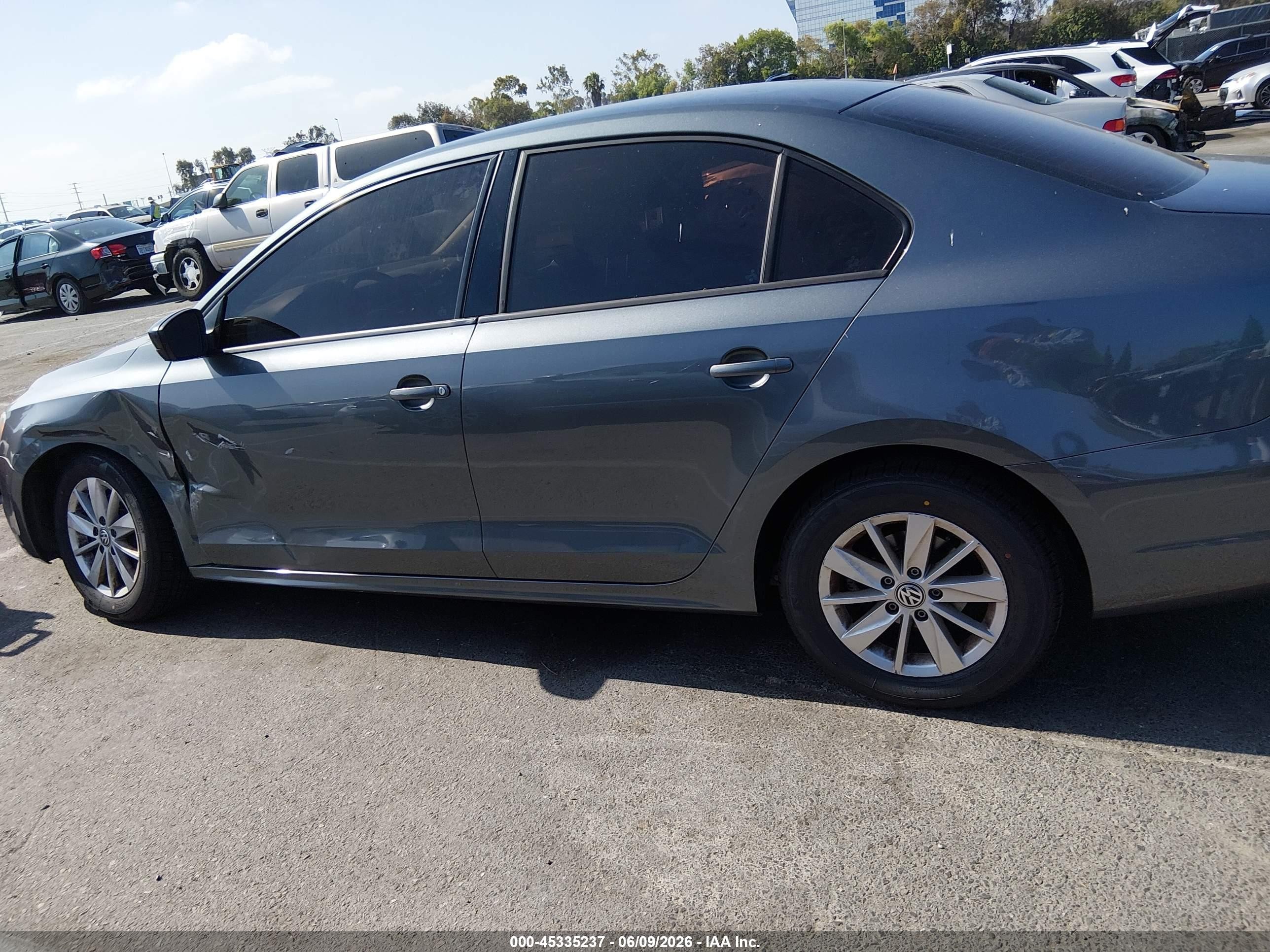 2013 Volkswagen Jetta 2.0l S Blue vin: 3VW2K7AJ5DM297785