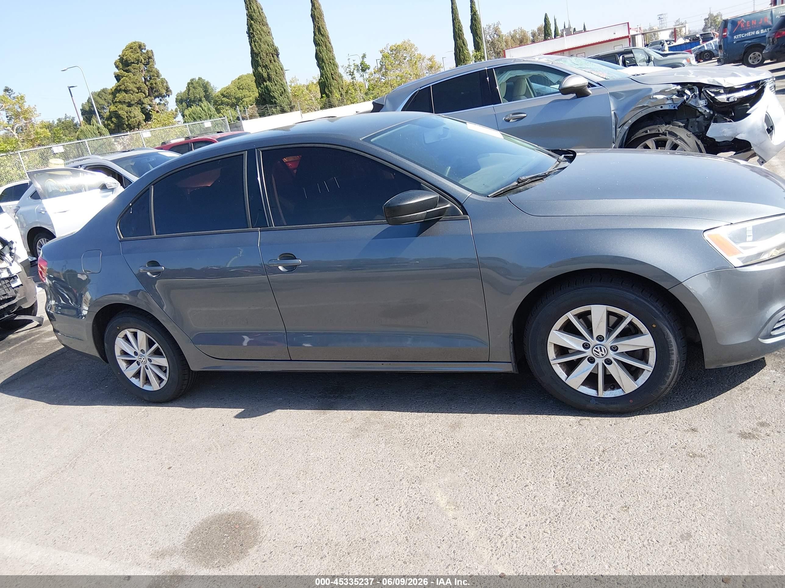 2013 Volkswagen Jetta 2.0l S Blue vin: 3VW2K7AJ5DM297785