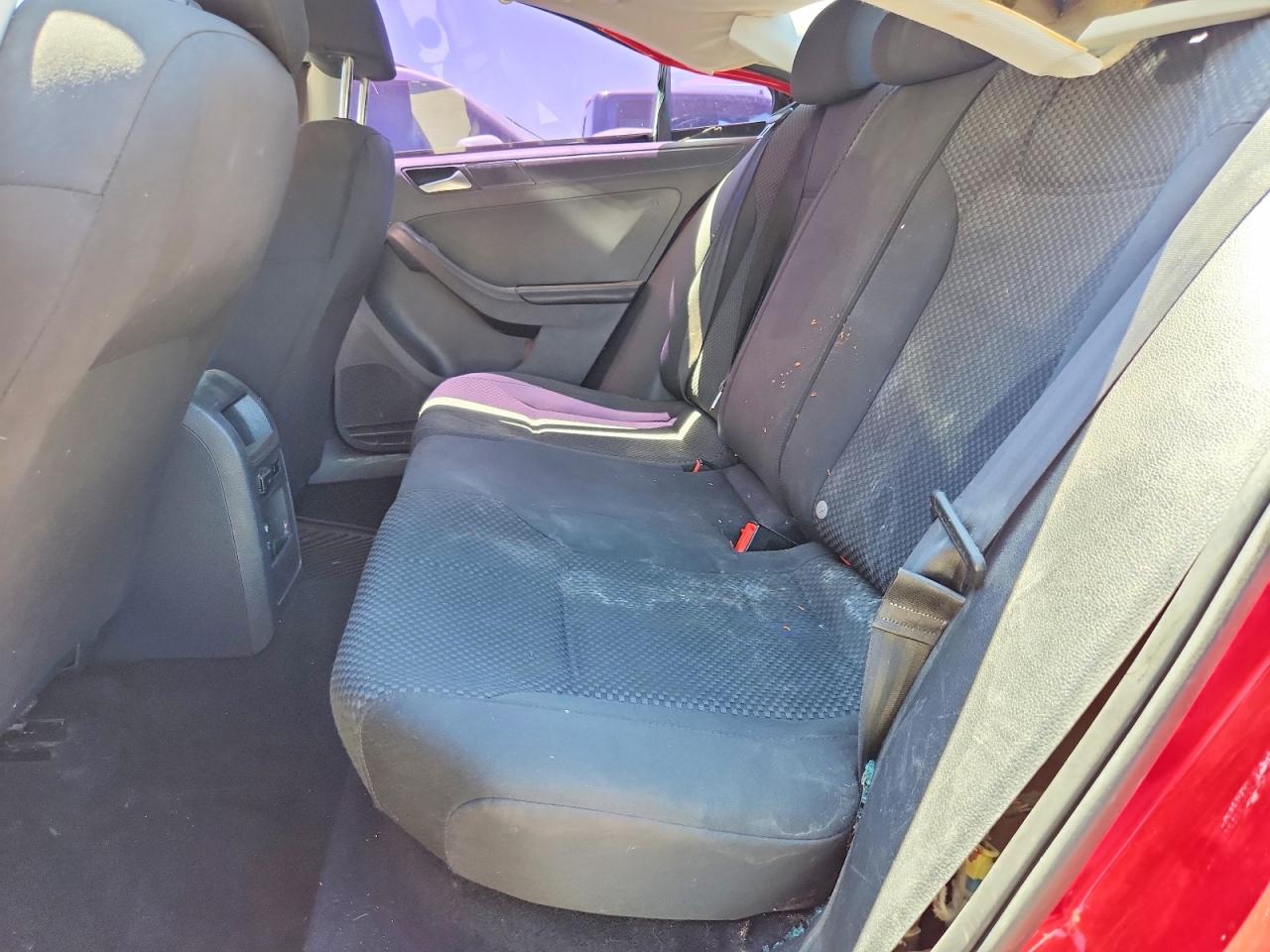 2013 Volkswagen Jetta Base Red vin: 3VW2K7AJ5DM306324