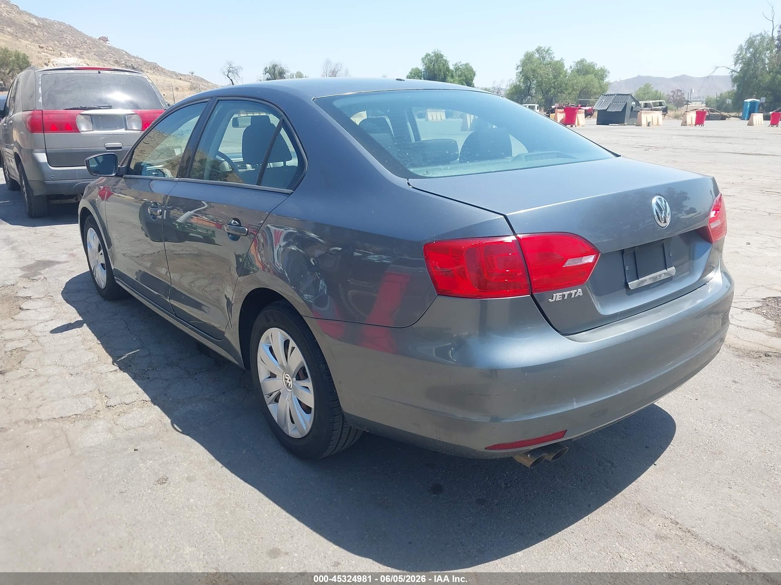 2013 Volkswagen Jetta 2.0l S Gray vin: 3VW2K7AJ5DM363333
