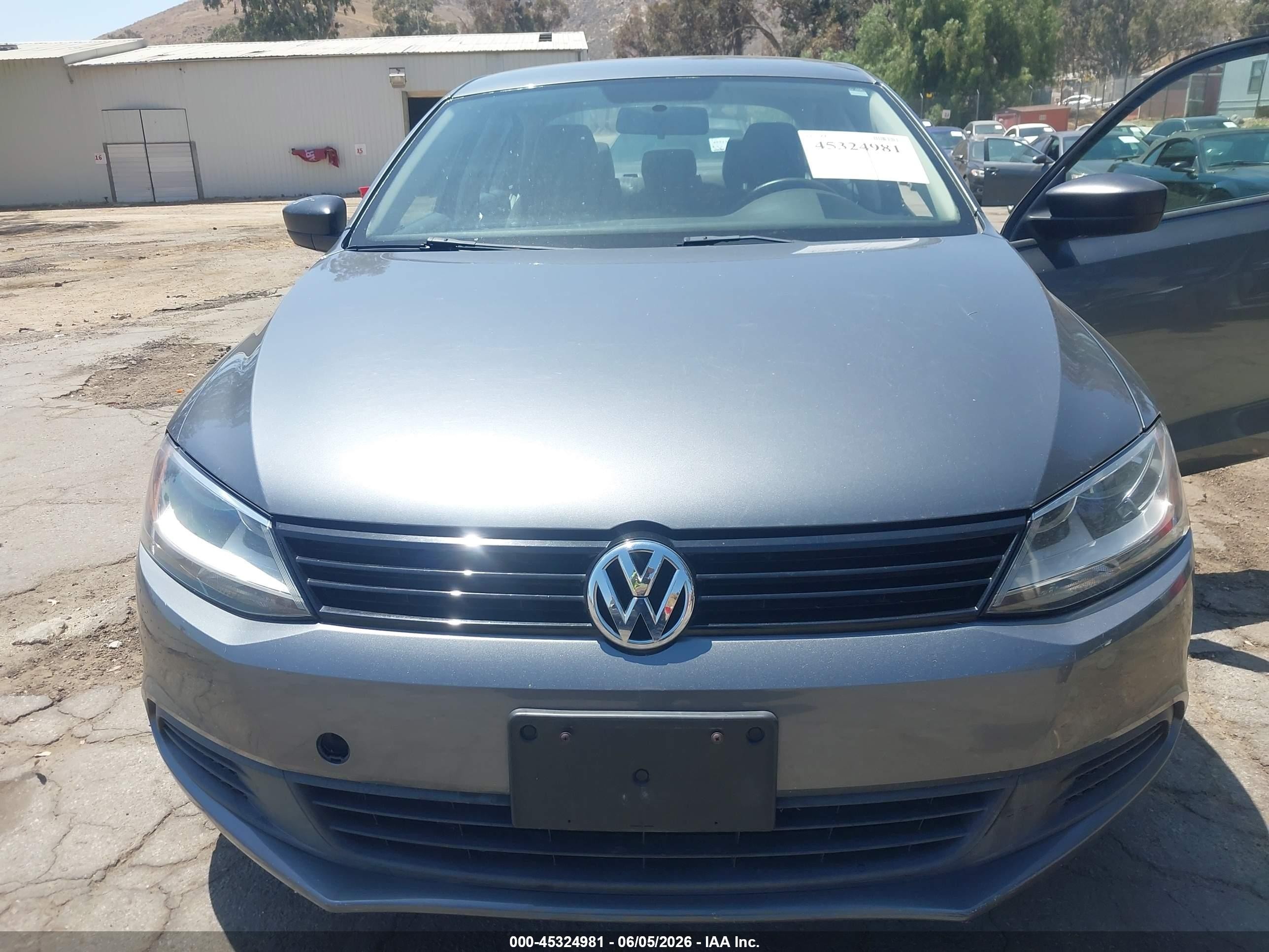 2013 Volkswagen Jetta 2.0l S Gray vin: 3VW2K7AJ5DM363333