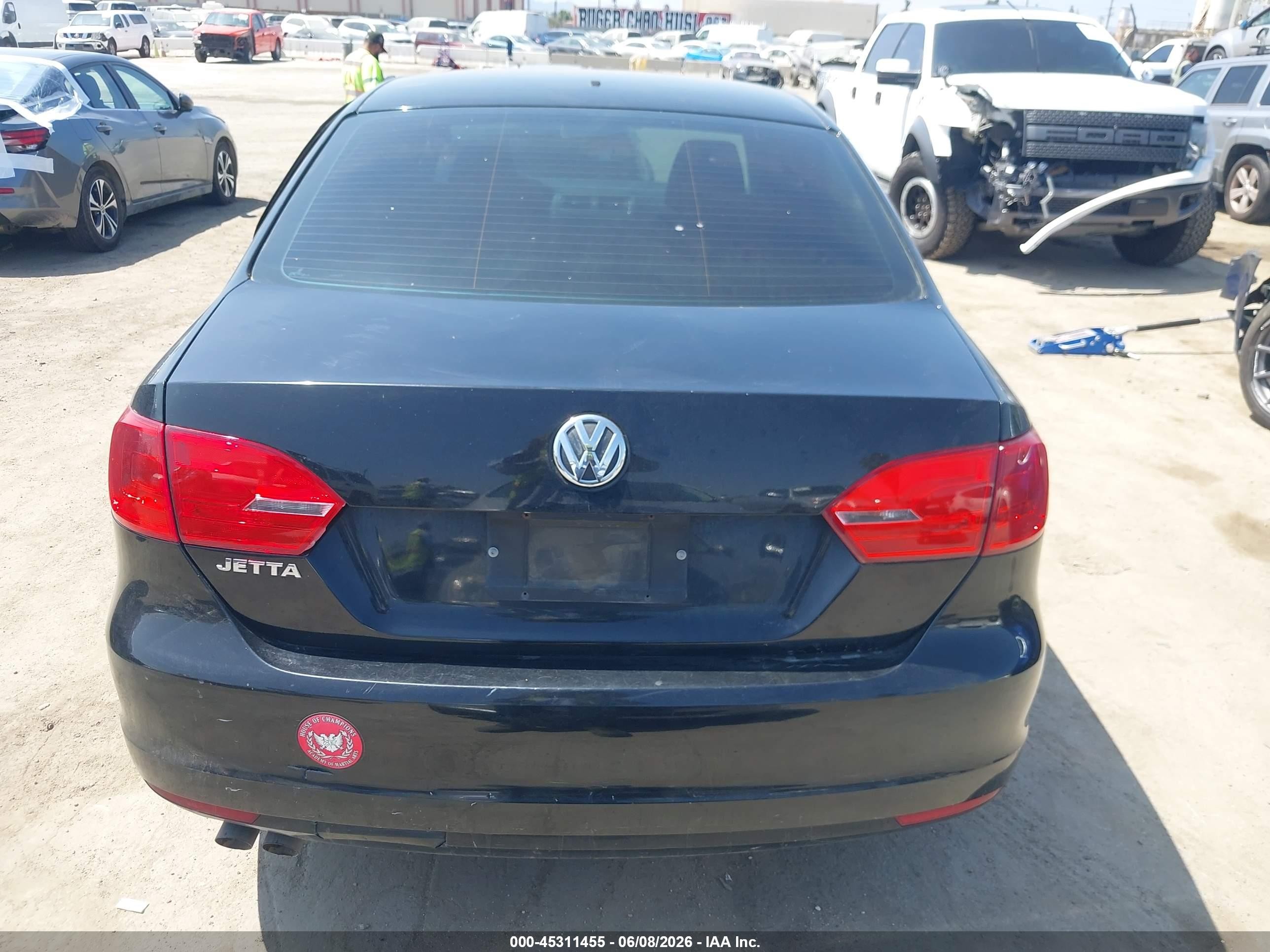 2014 Volkswagen Jetta 2.0l S Черный vin: 3VW2K7AJ5EM383082