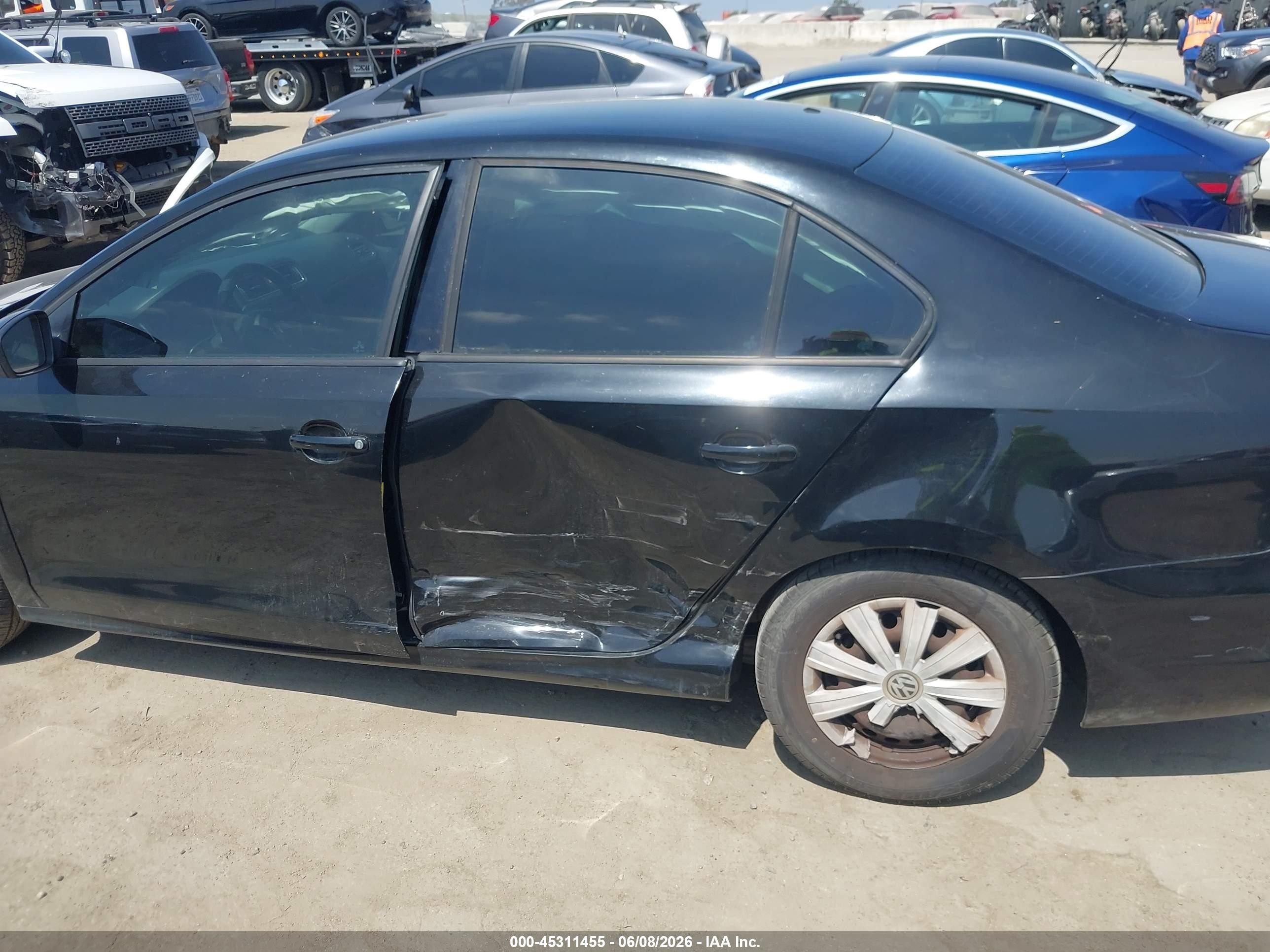 2014 Volkswagen Jetta 2.0l S Черный vin: 3VW2K7AJ5EM383082