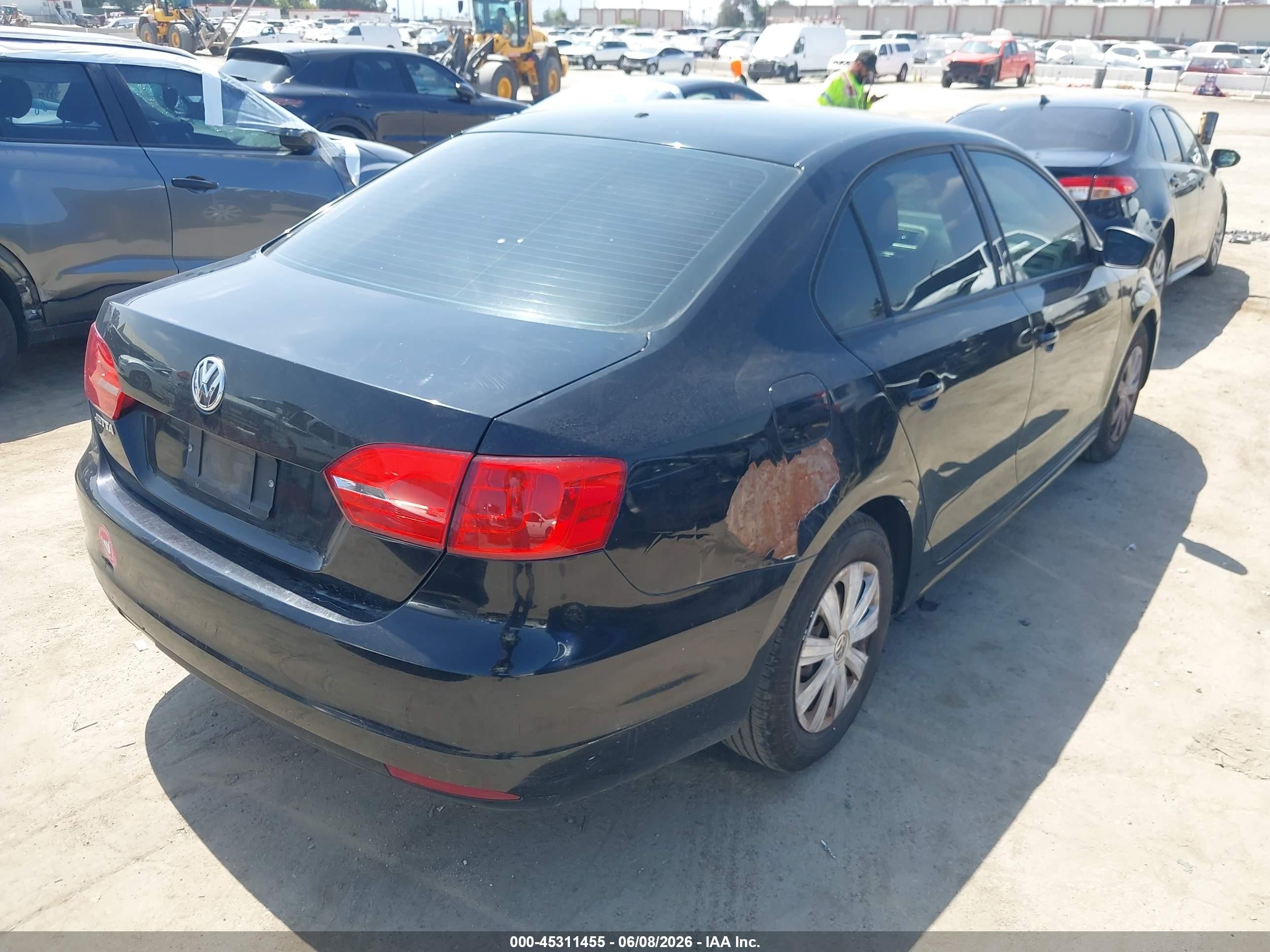 2014 Volkswagen Jetta 2.0l S Черный vin: 3VW2K7AJ5EM383082