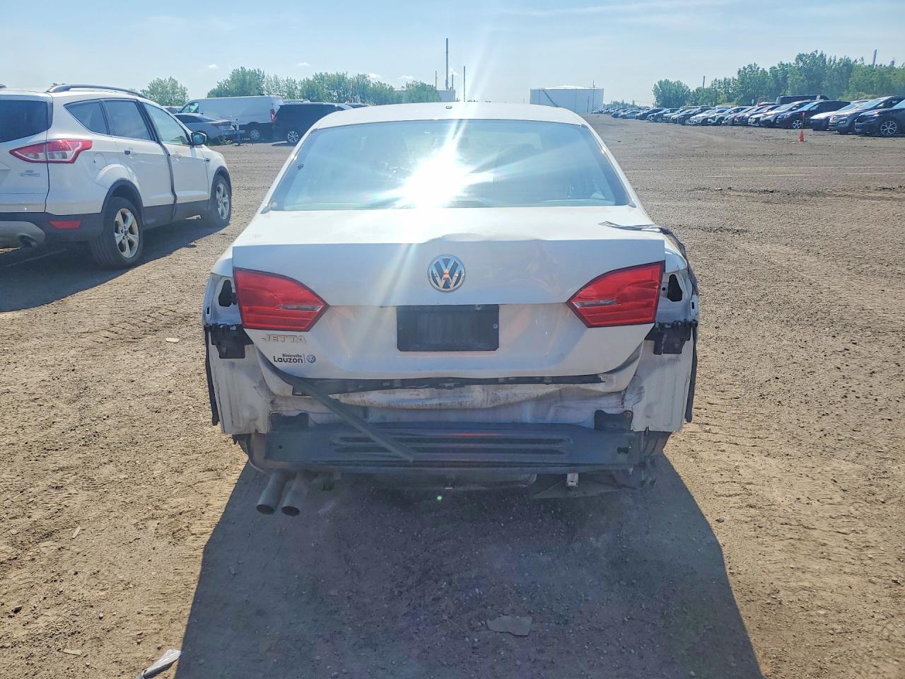 2014 Volkswagen Jetta Base White vin: 3VW2K7AJ5EM408062